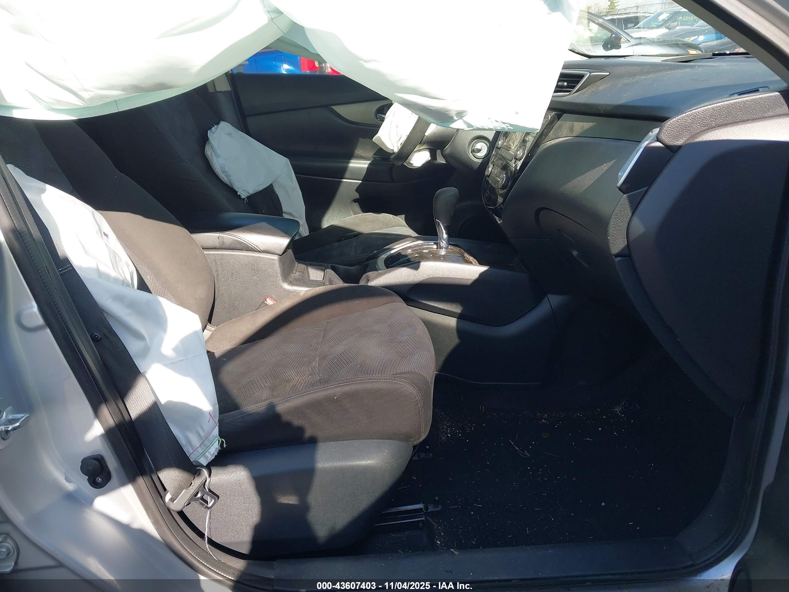 NISSAN ROGUE image 5