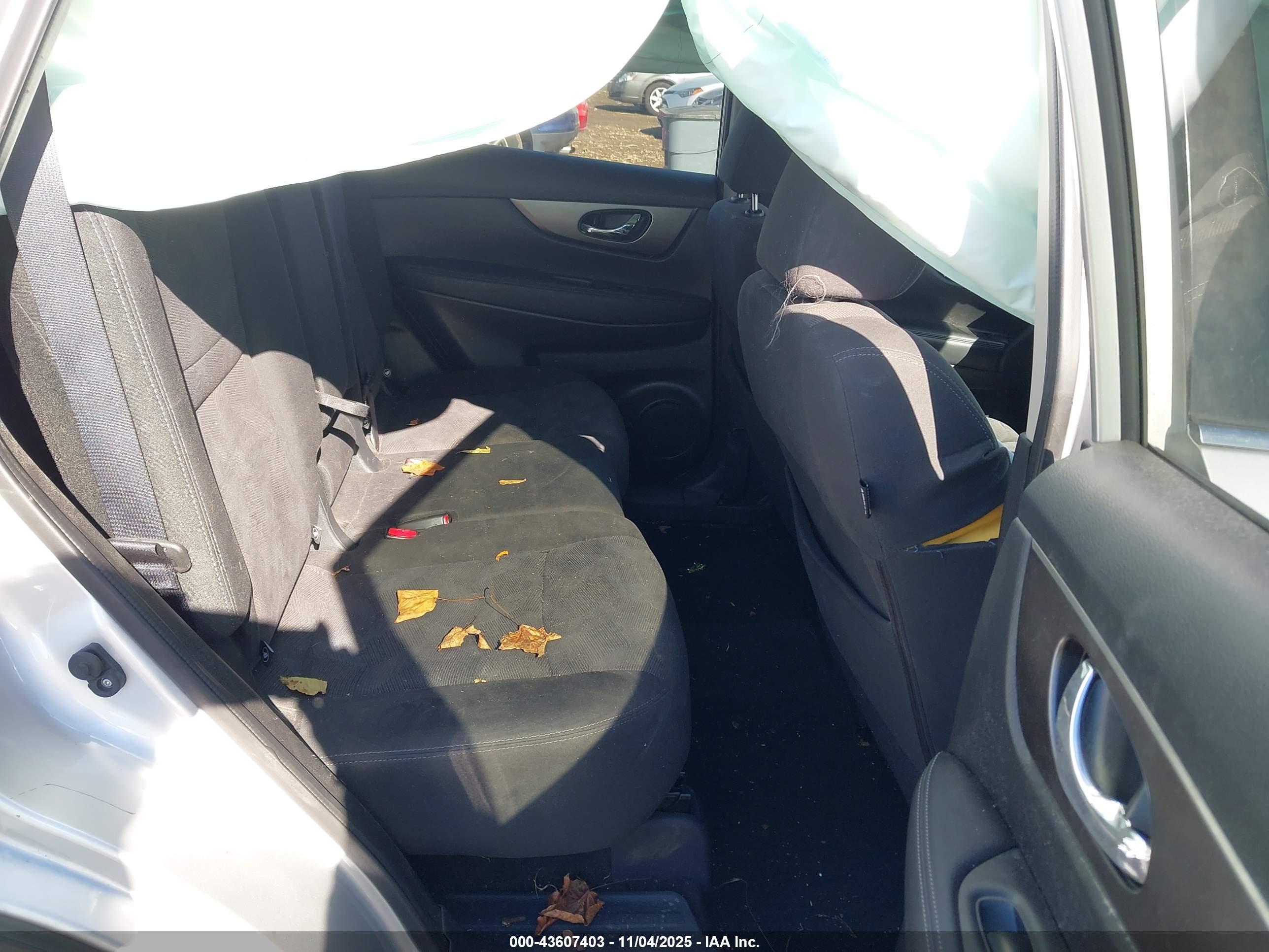 NISSAN ROGUE image 8