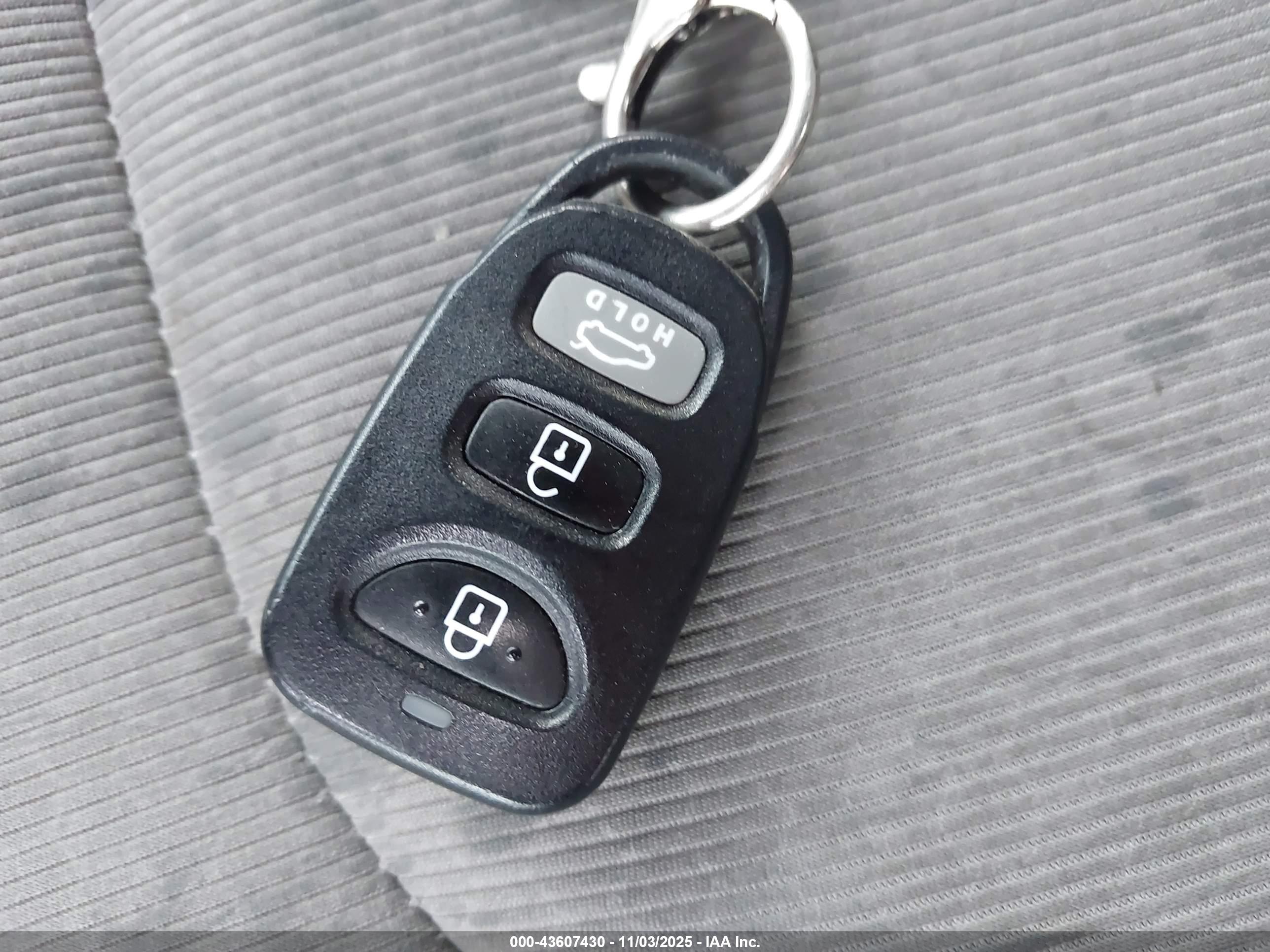 HYUNDAI ELANTRA image 11
