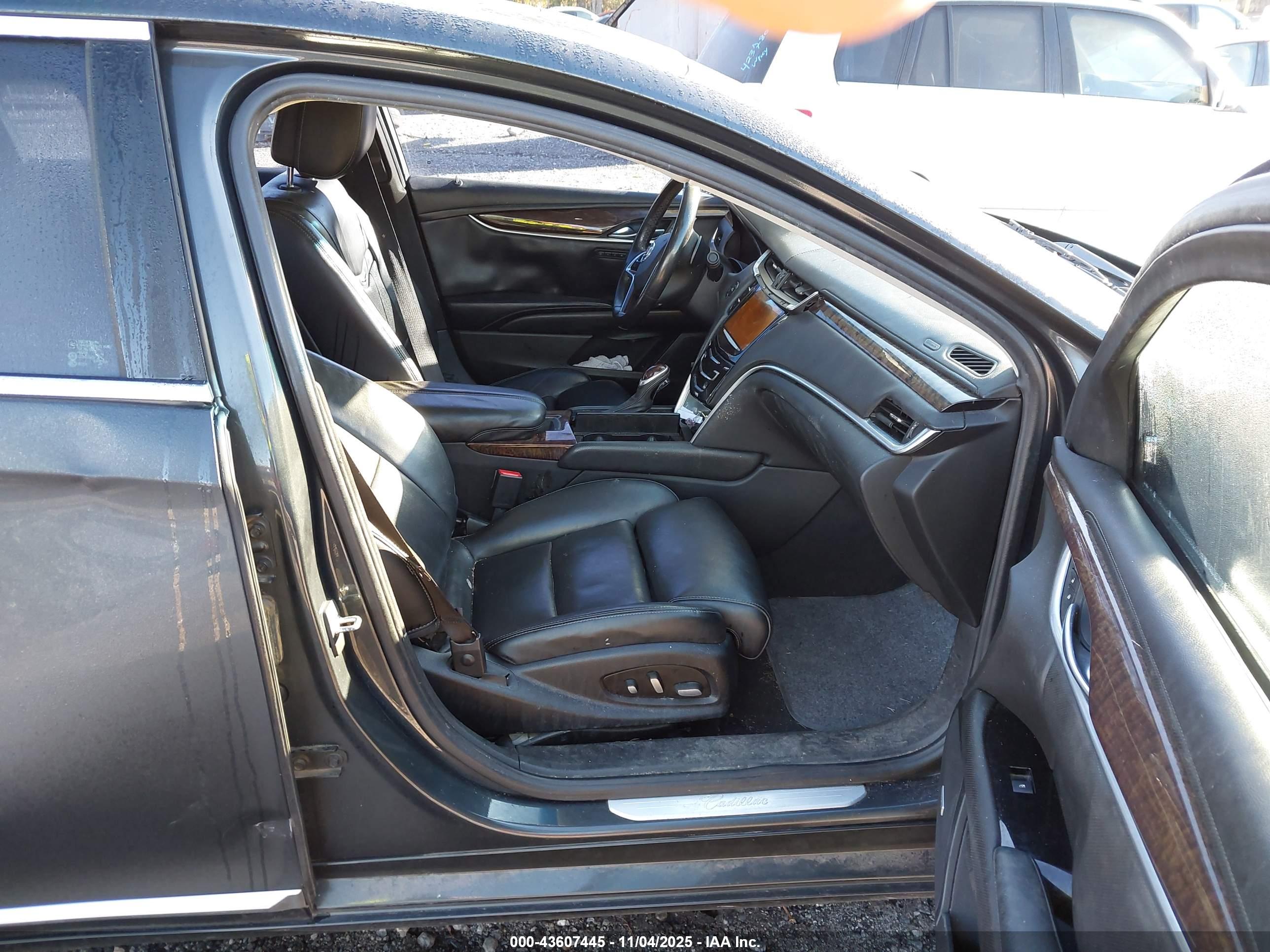 CADILLAC XTS image 5