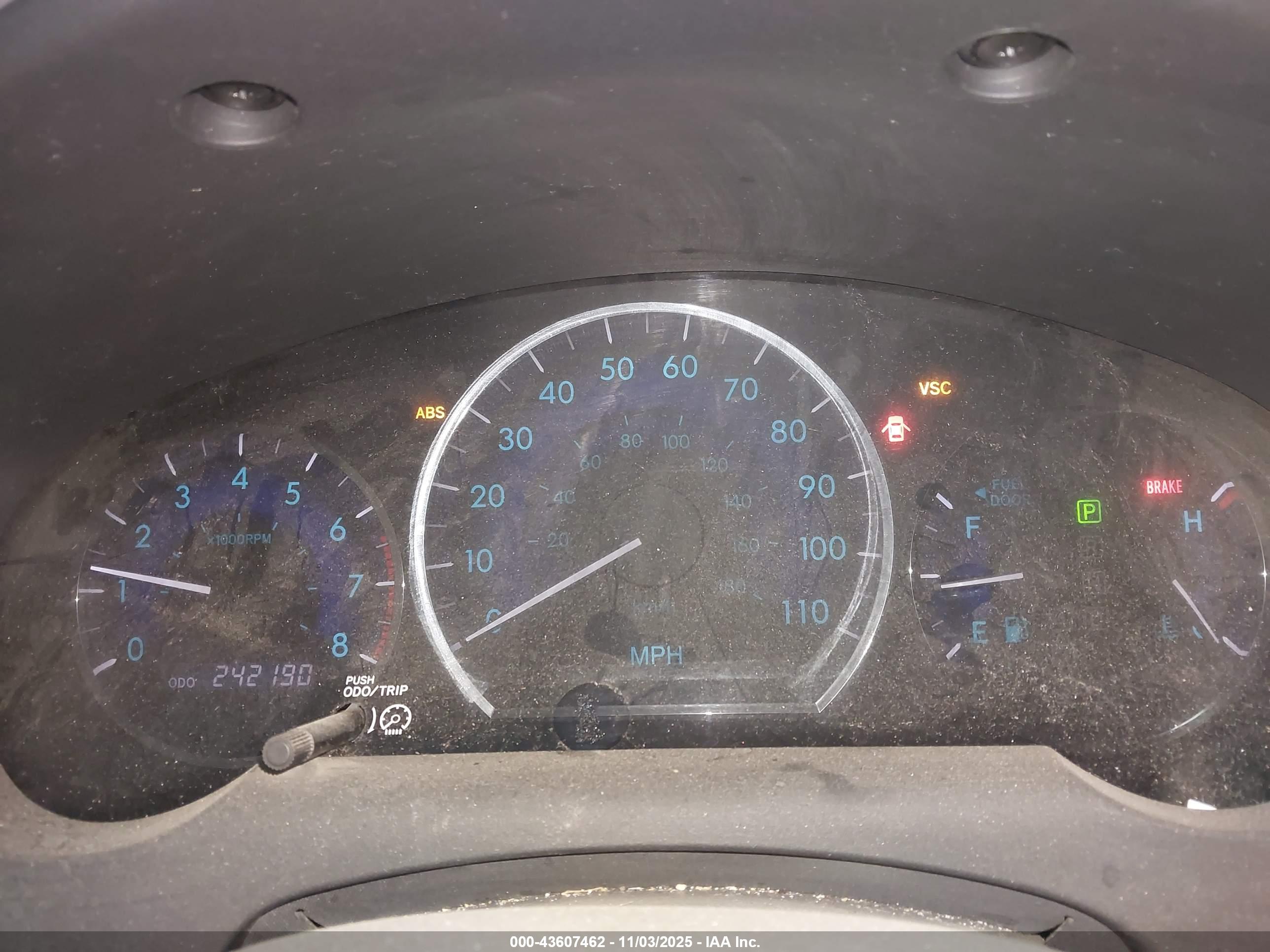 TOYOTA SIENNA image 7