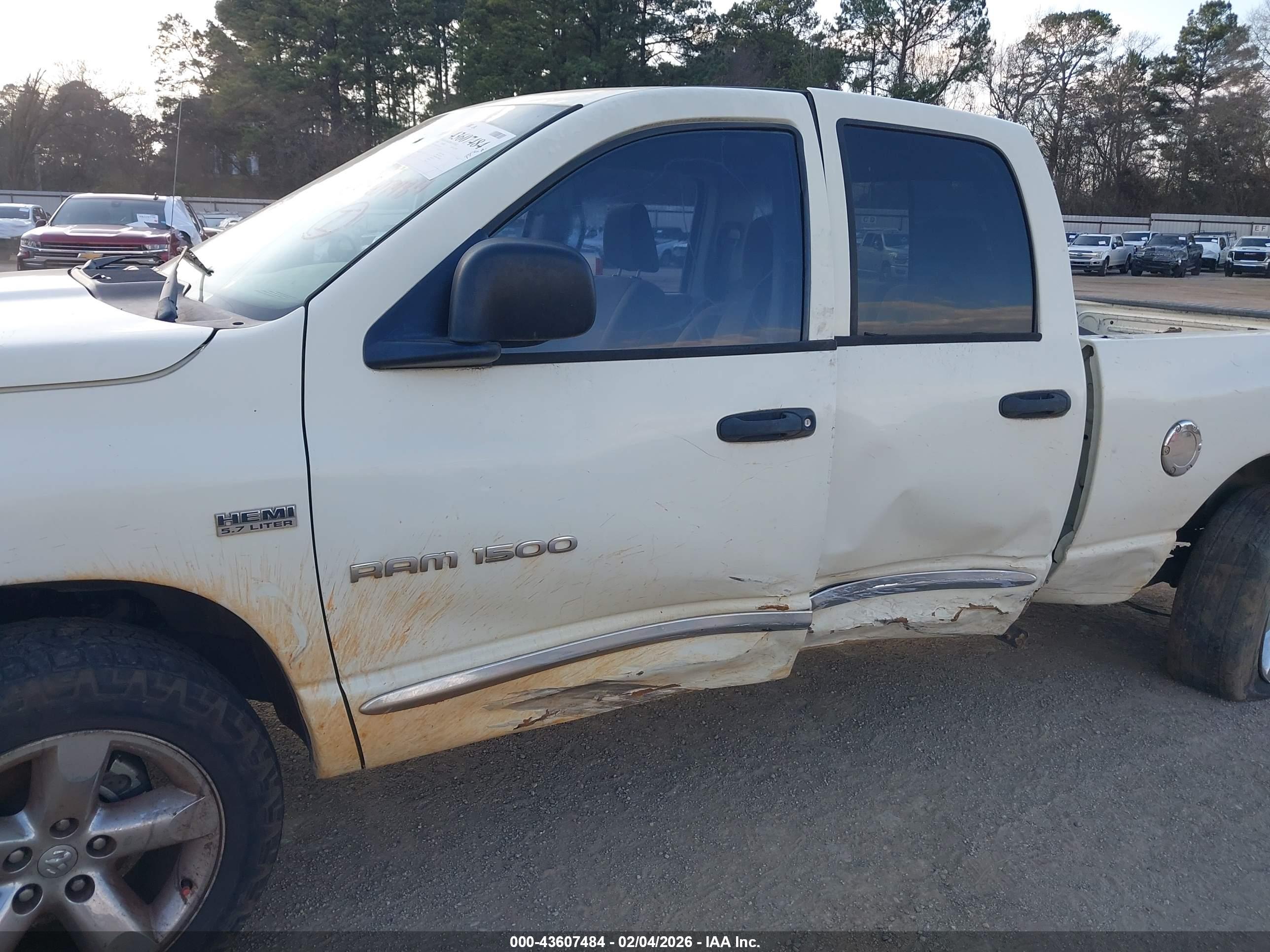 DODGE RAM image 6