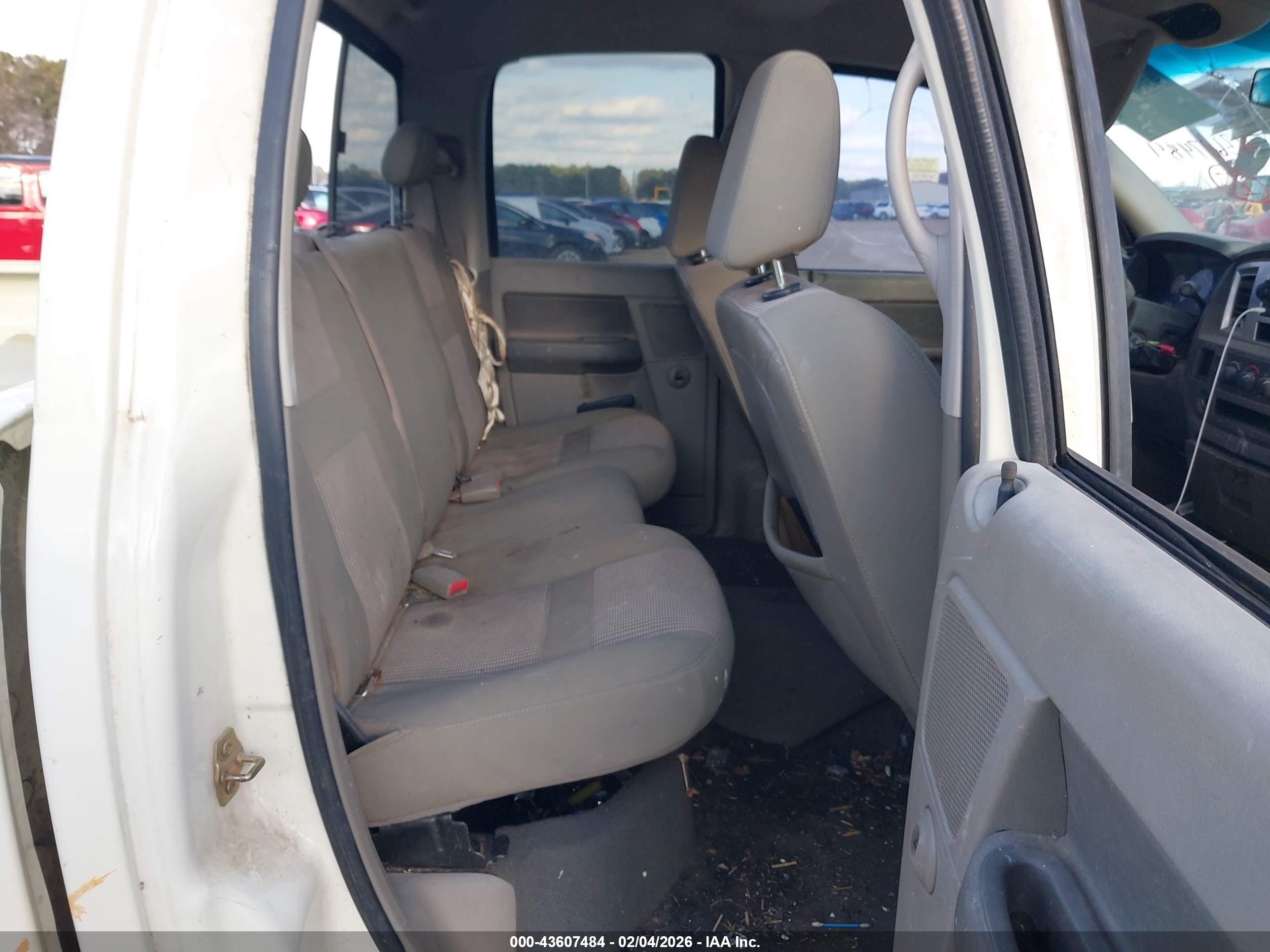 DODGE RAM image 8