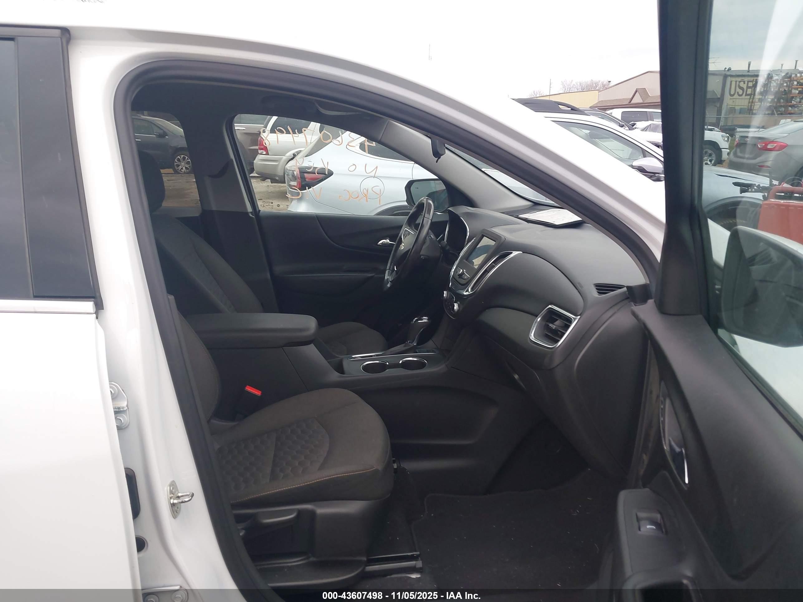 CHEVROLET EQUINOX image 5