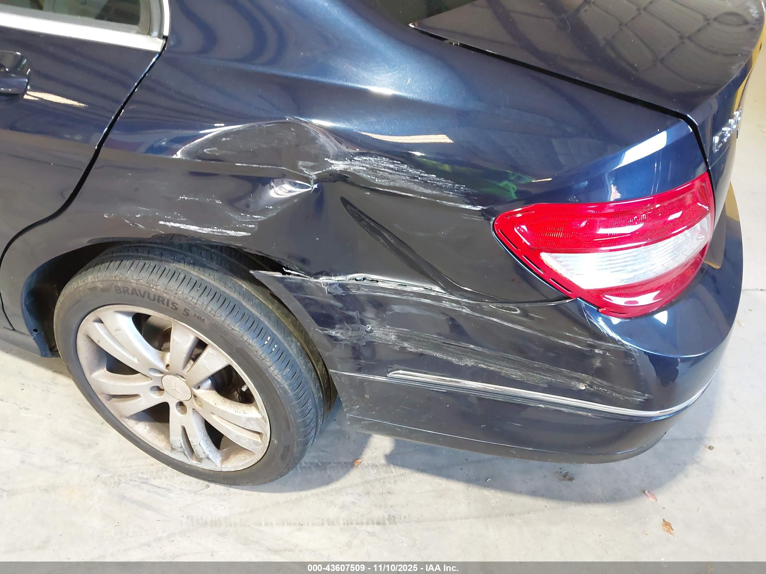 MERCEDES-BENZ C image 6