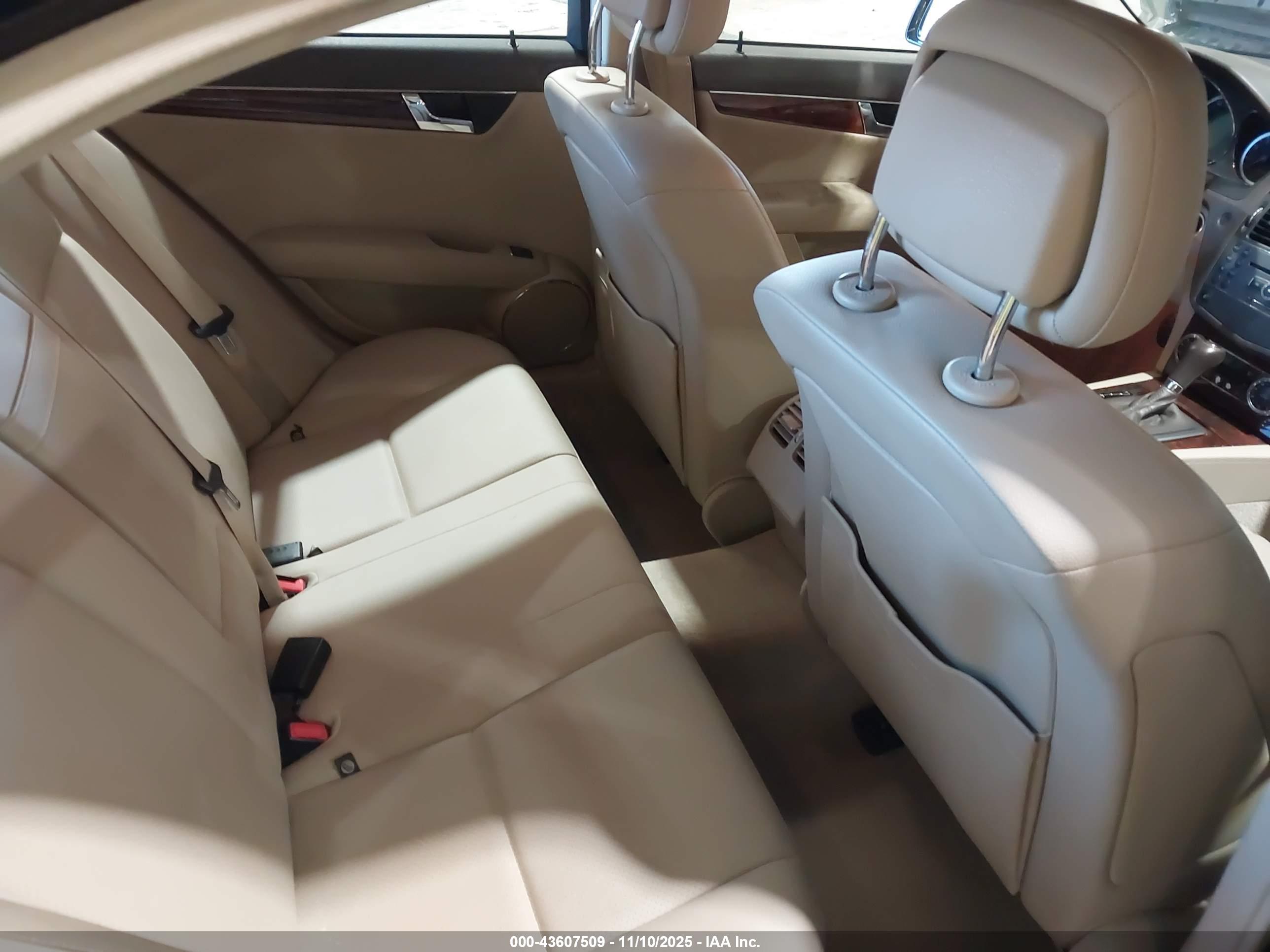 MERCEDES-BENZ C image 8