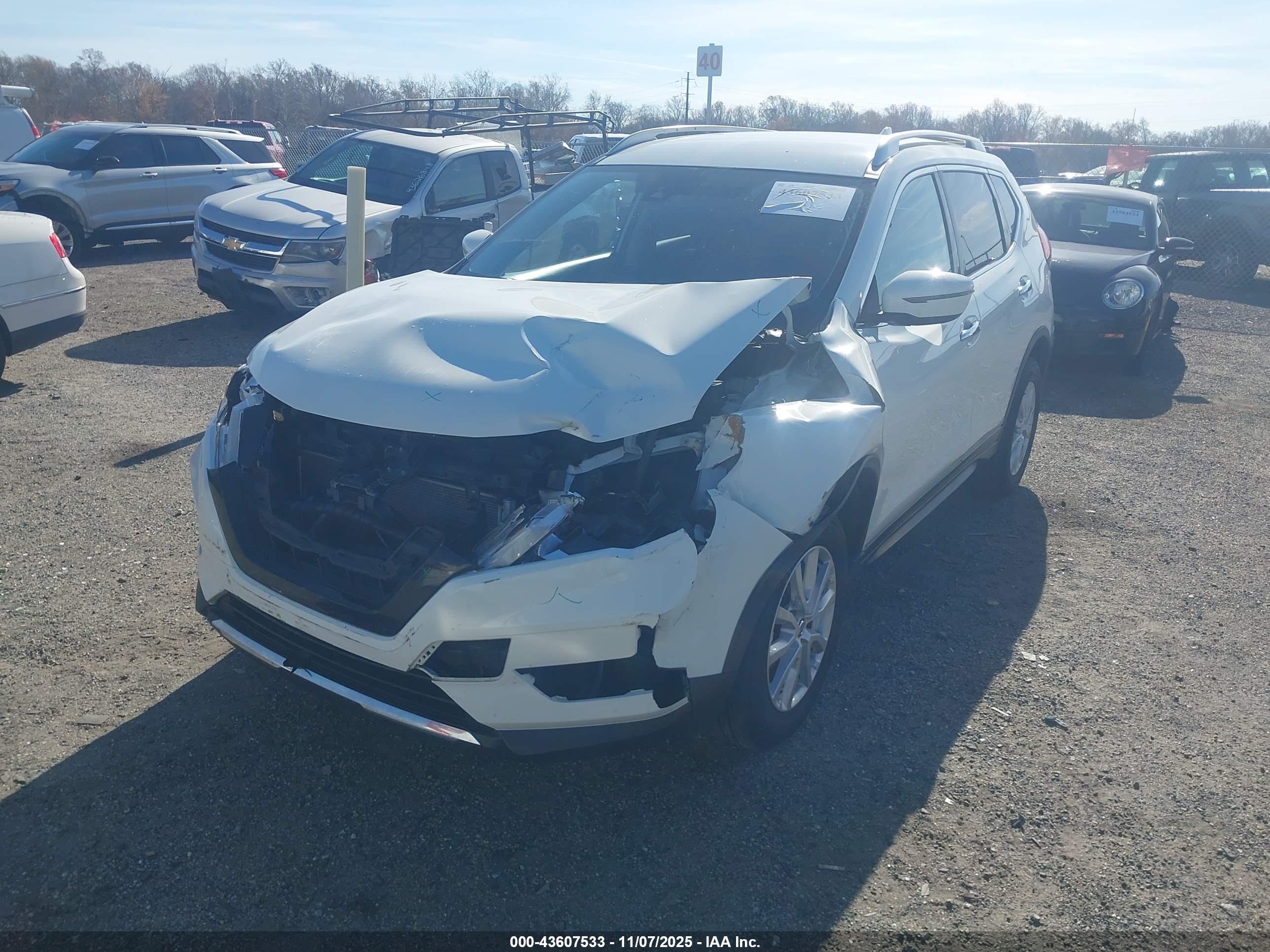 NISSAN ROGUE image 2