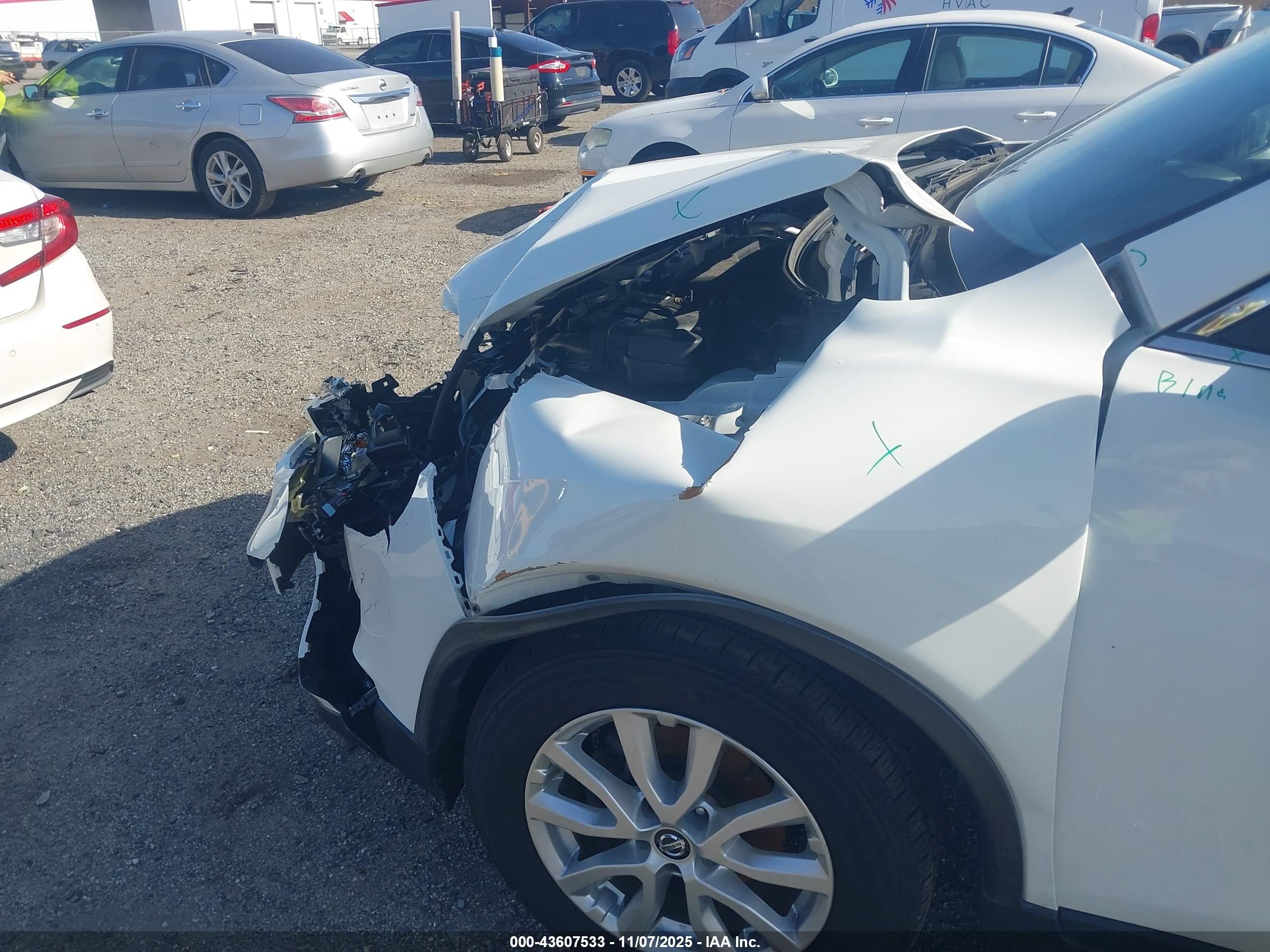 NISSAN ROGUE image 6