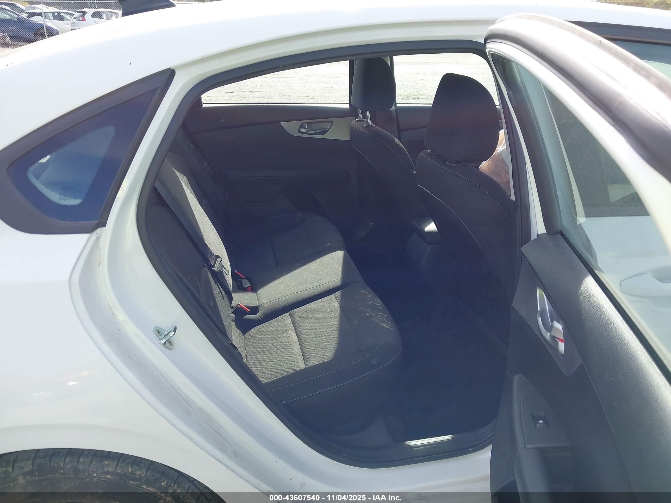 KIA FORTE image 8