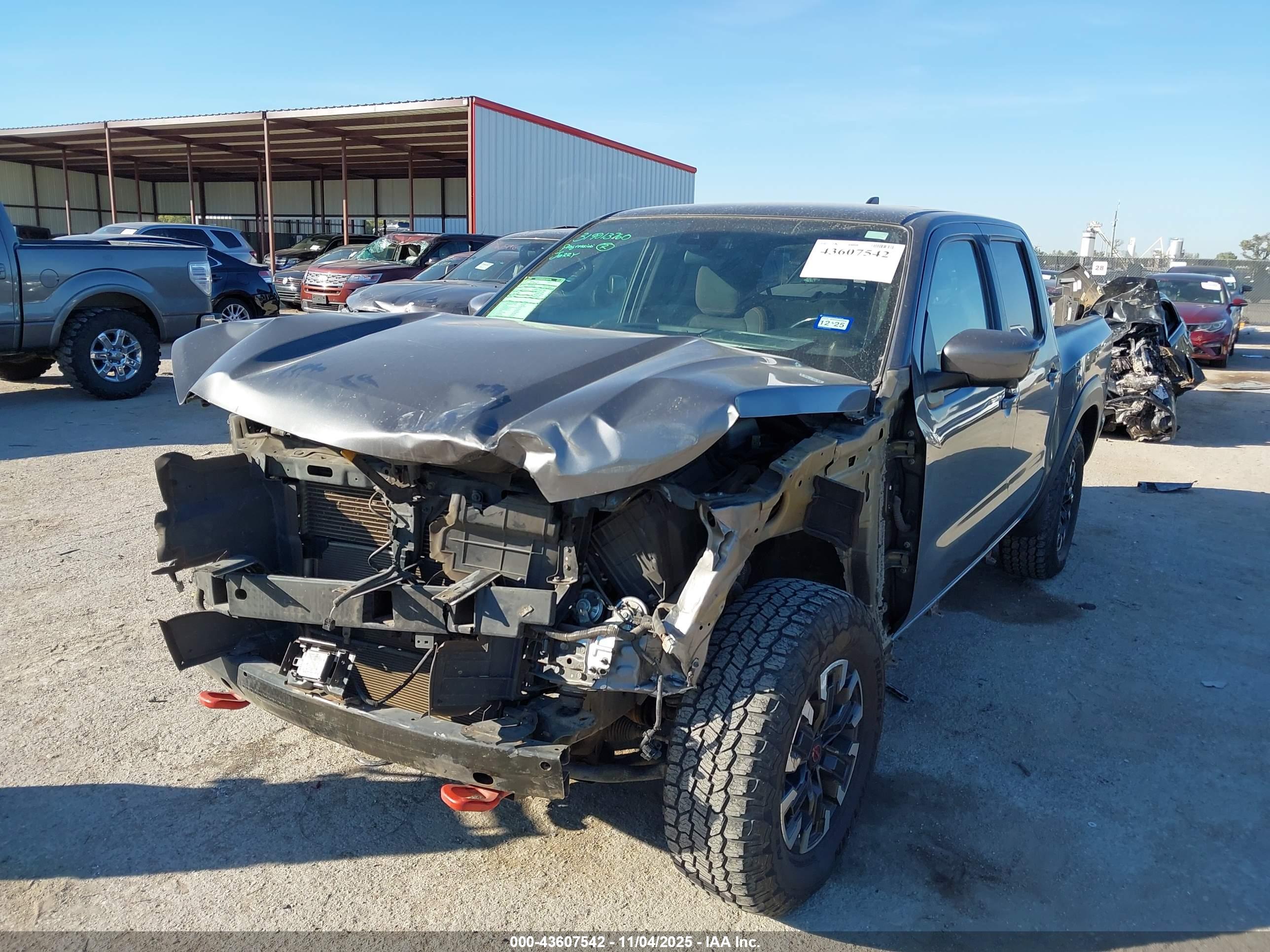 NISSAN FRONTIER image 2