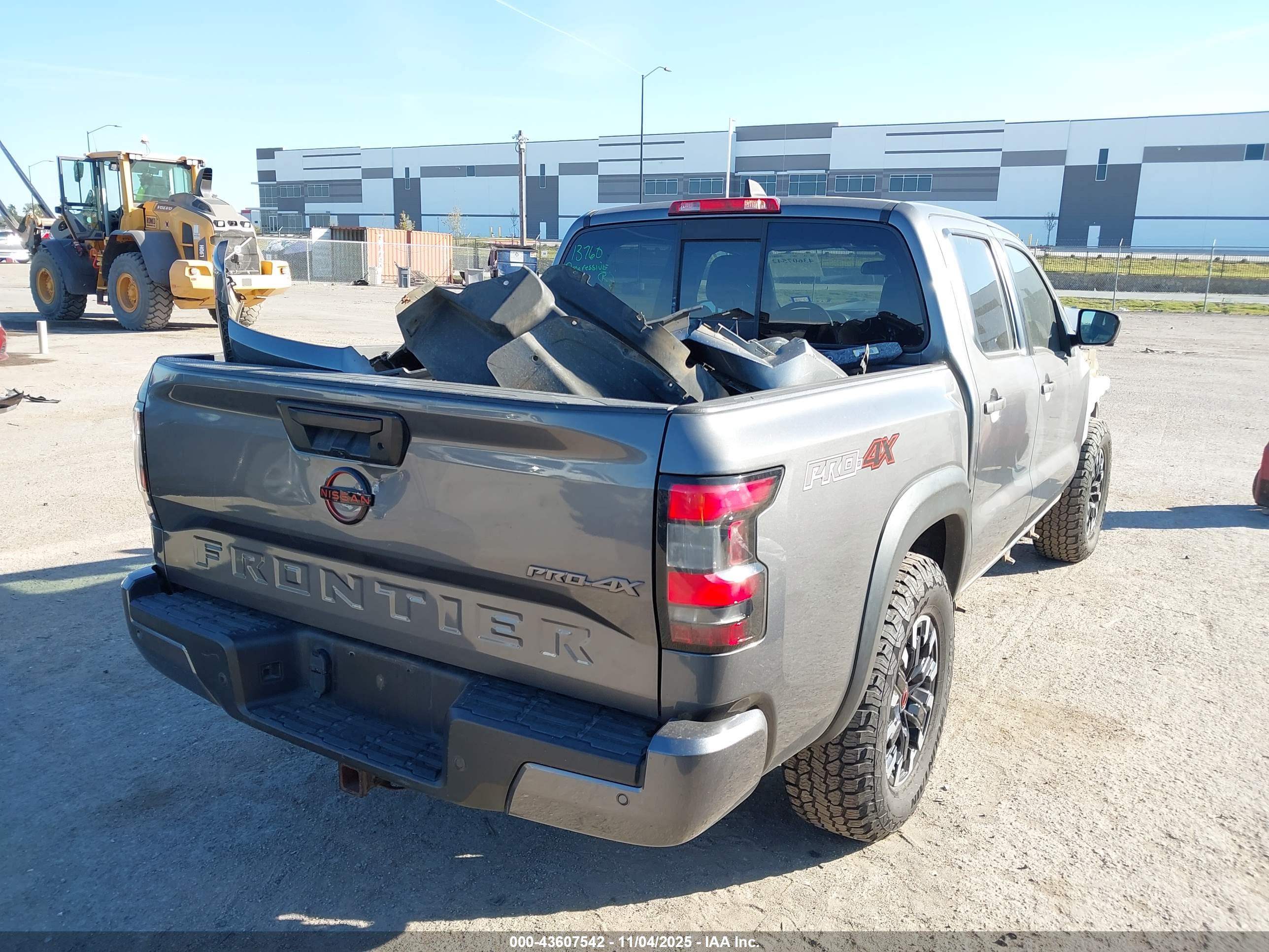 NISSAN FRONTIER image 4