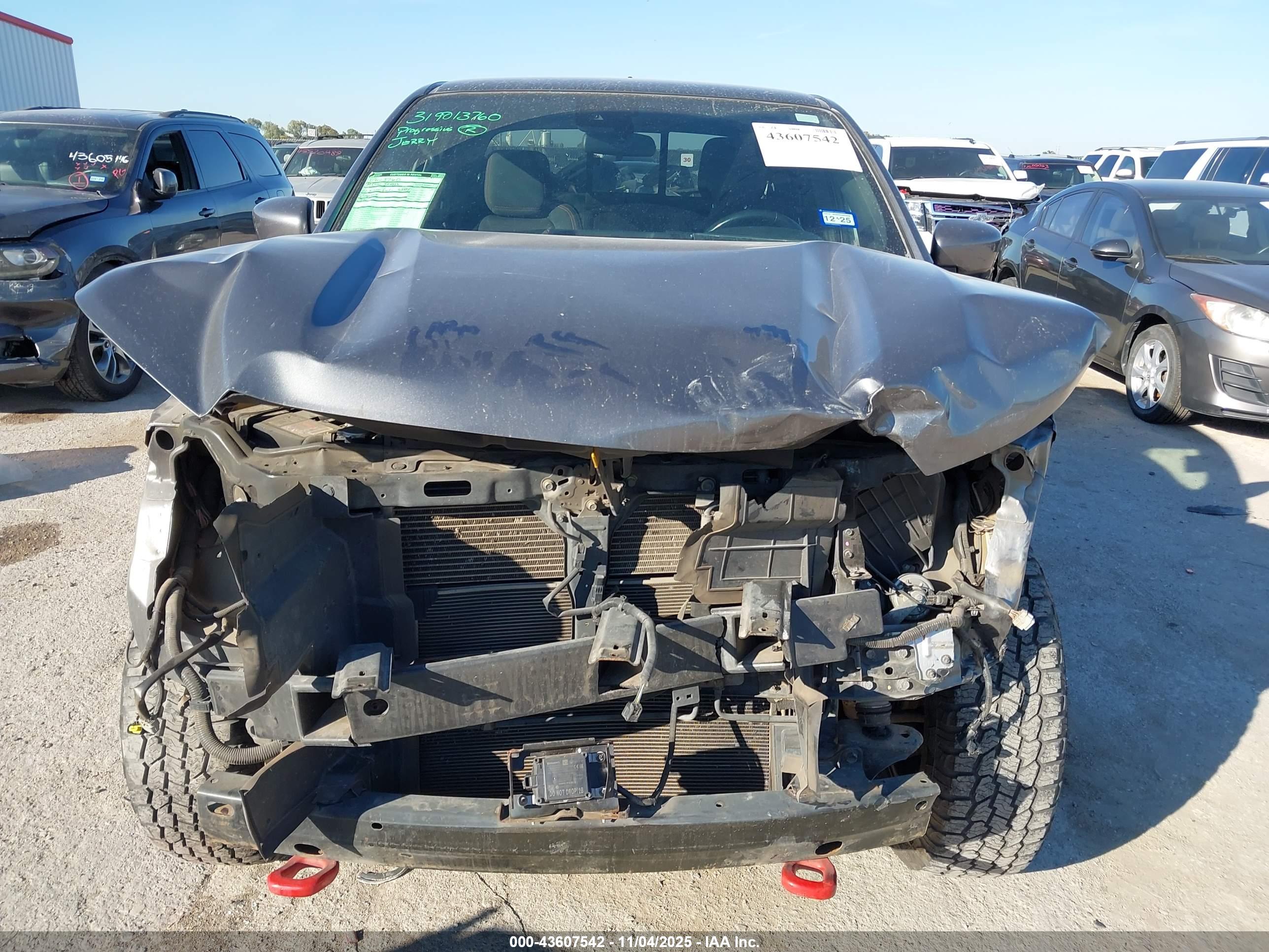 NISSAN FRONTIER image 6