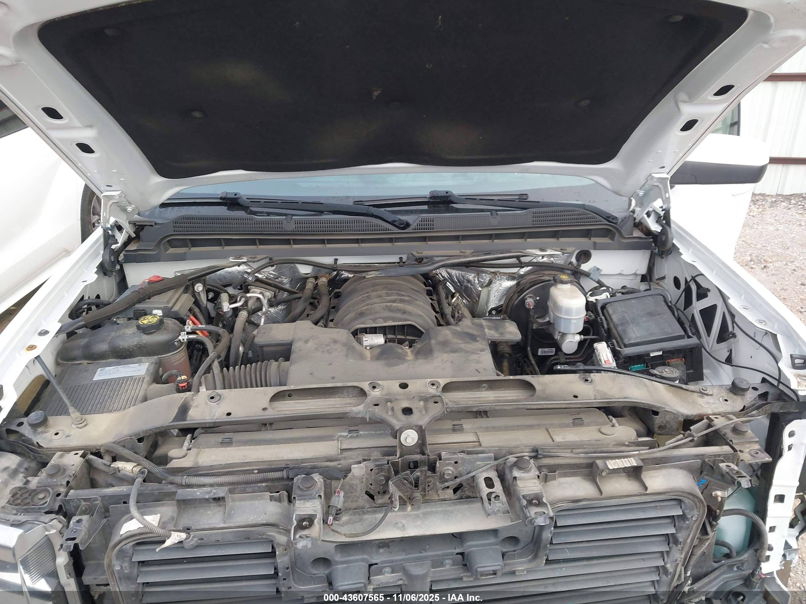 CHEVROLET SILVERADO image 10