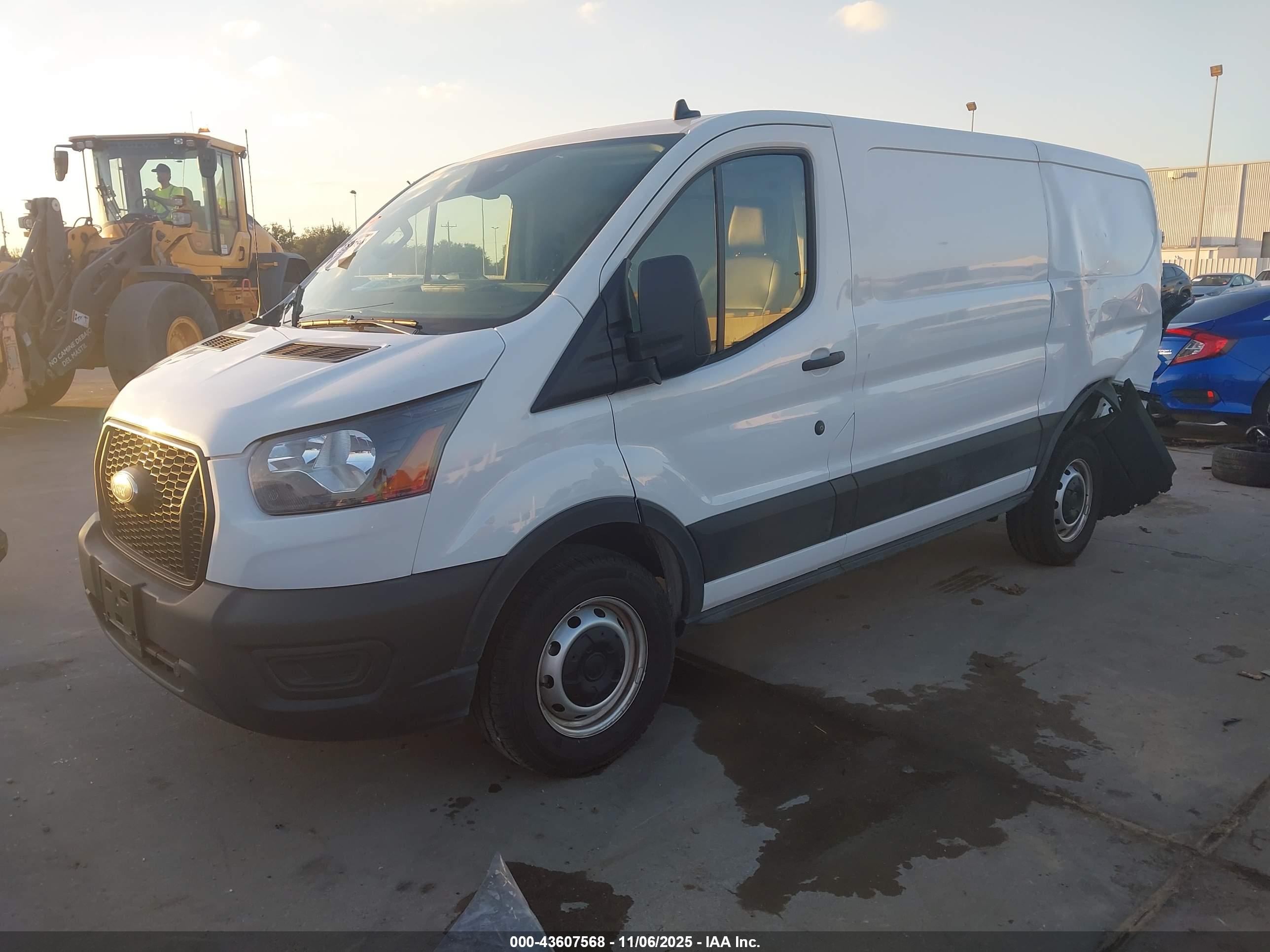 FORD TRANSIT-150 image 2