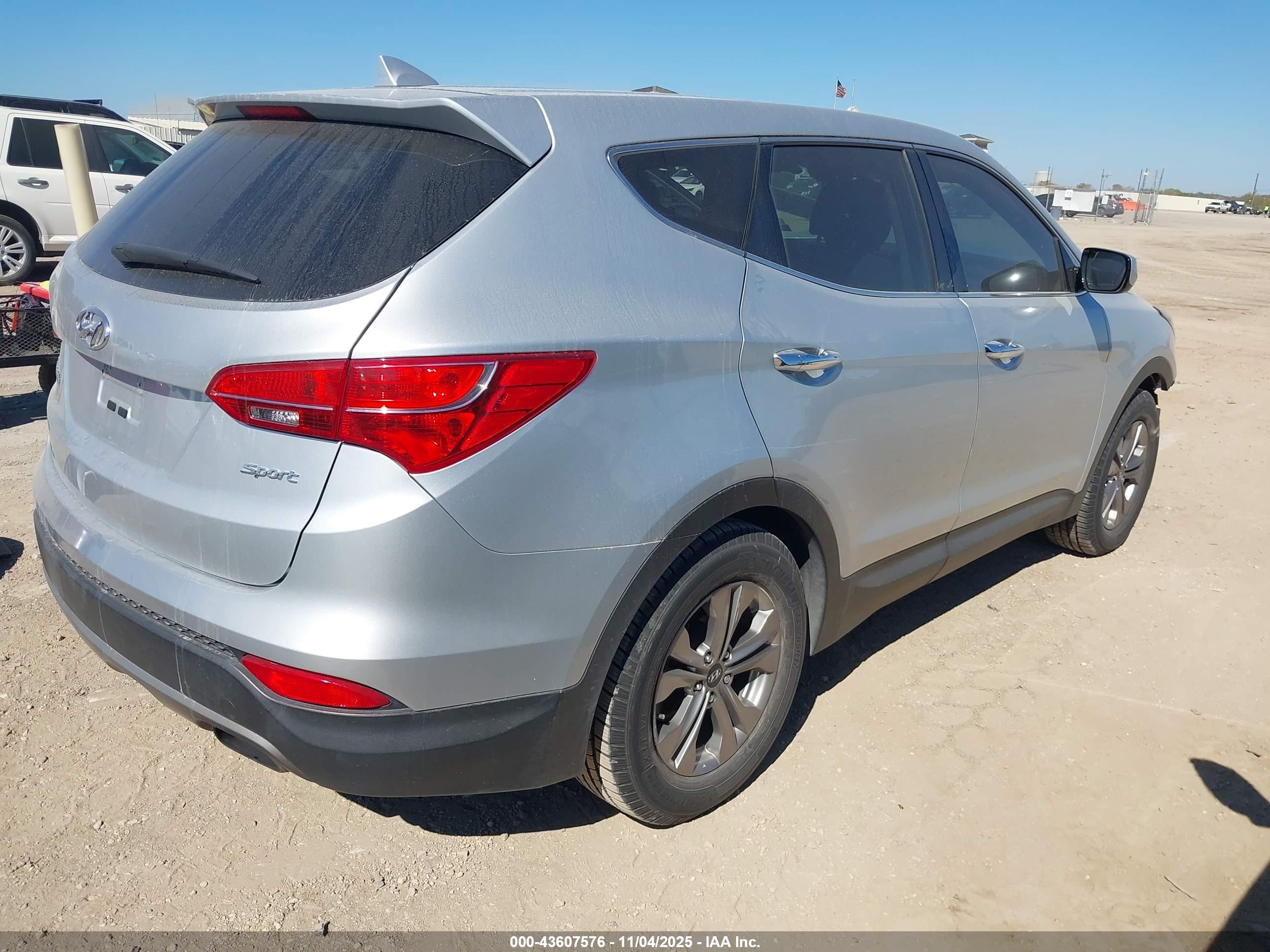HYUNDAI SANTA image 4