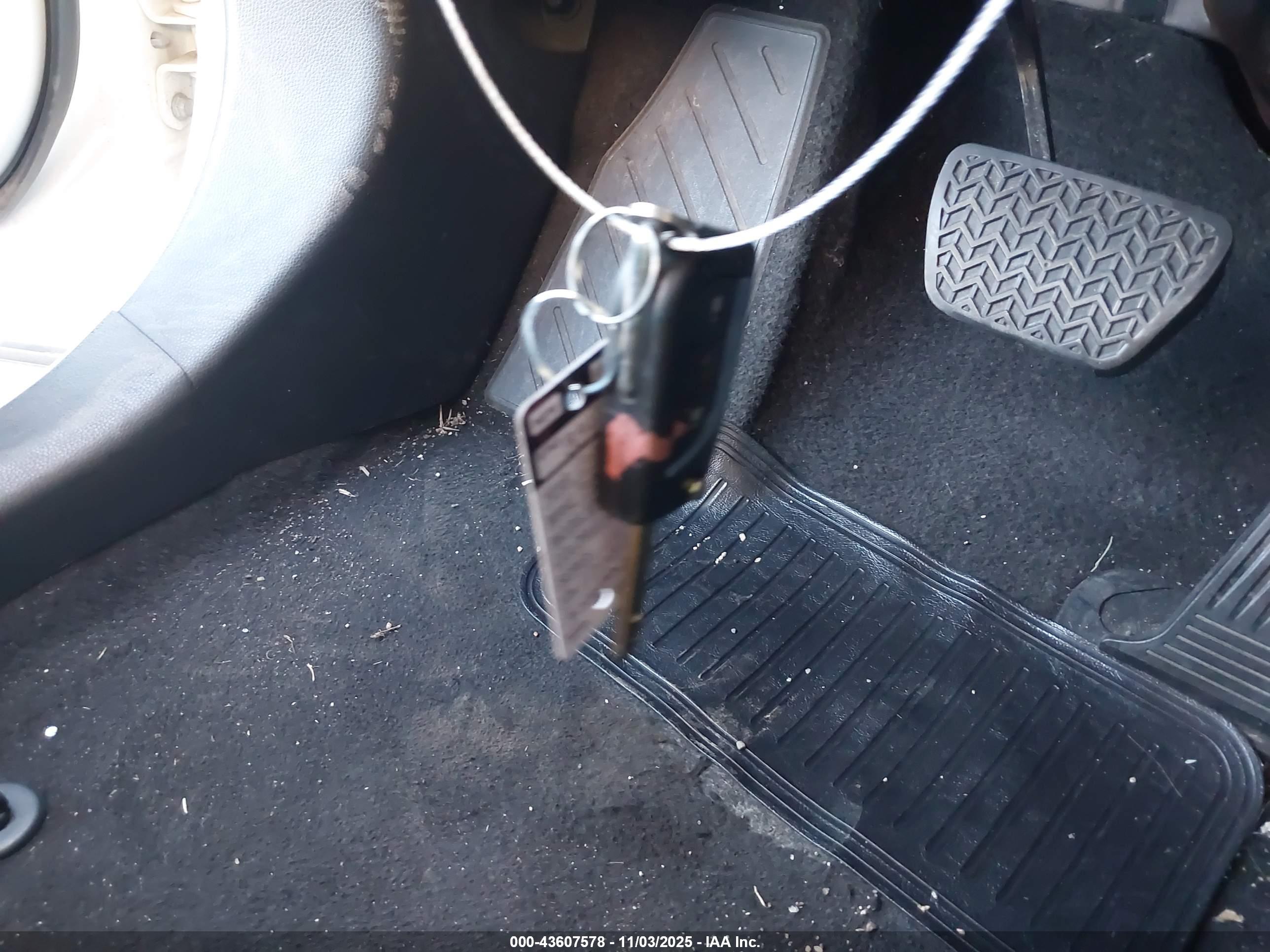 TOYOTA RAV4 image 11