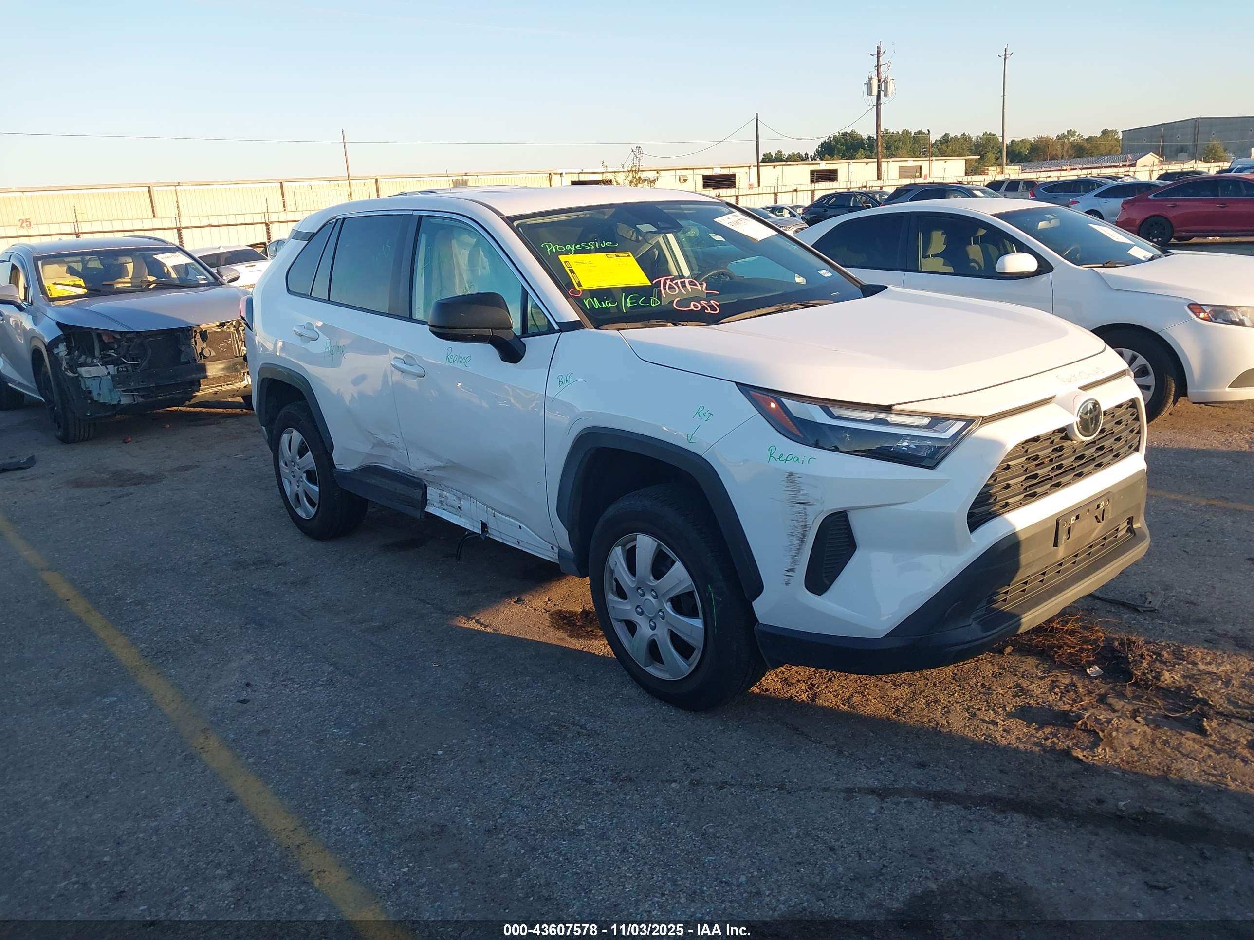 TOYOTA RAV4 image 6