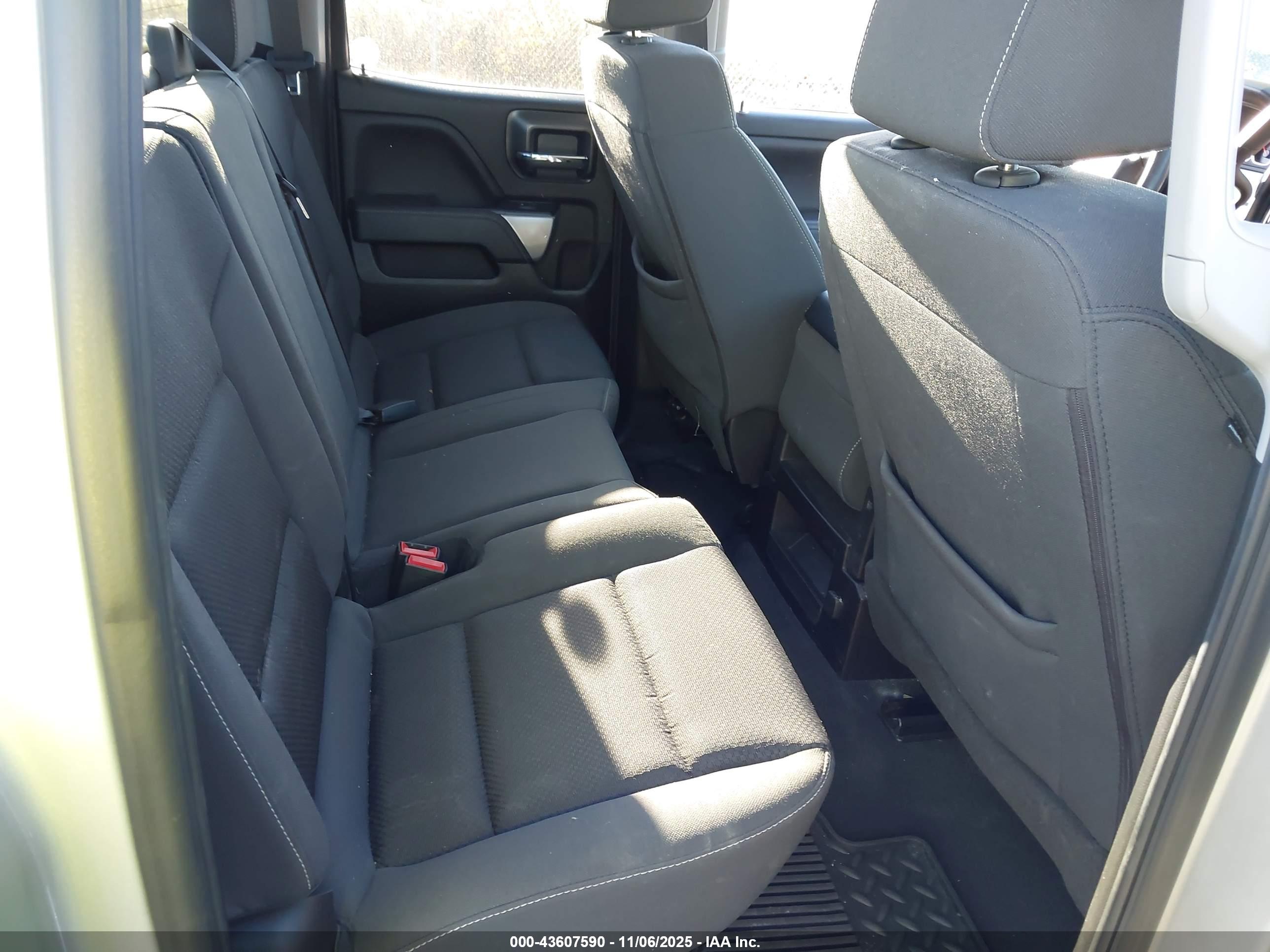 CHEVROLET SILVERADO image 8