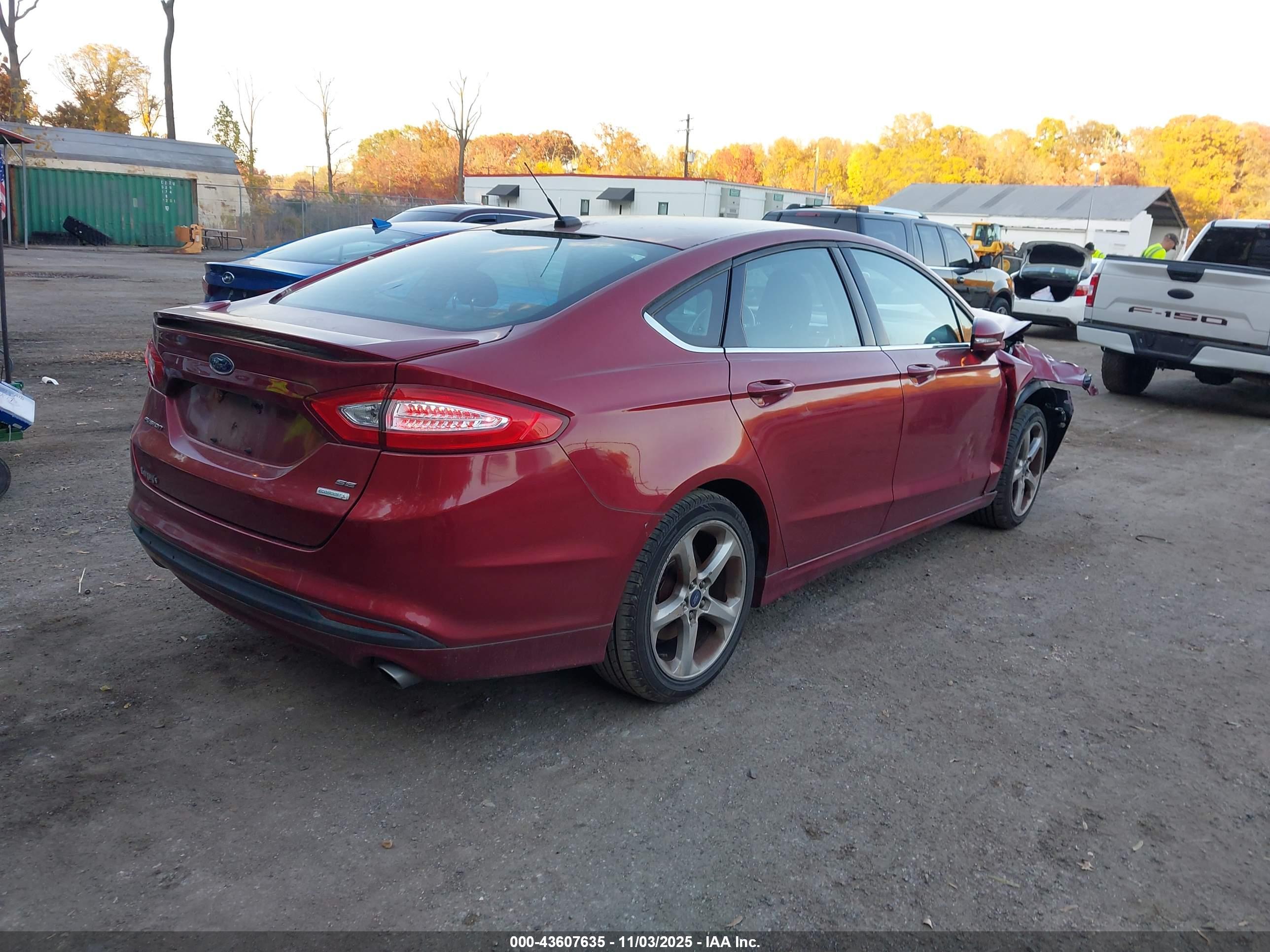FORD FUSION image 4
