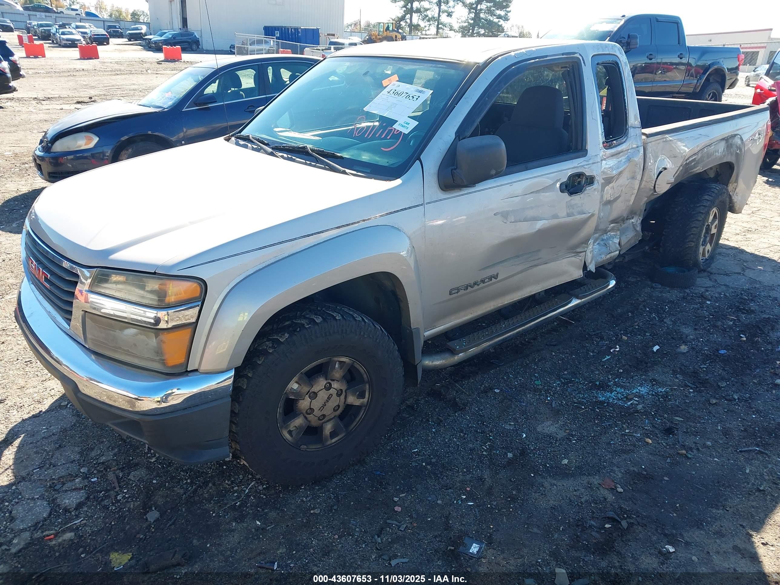 GMC CANYON image 2