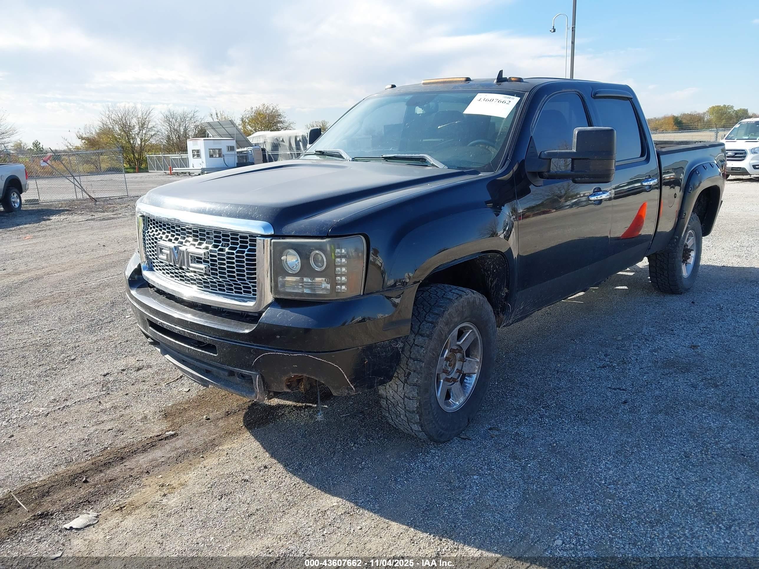 GMC SIERRA image 2