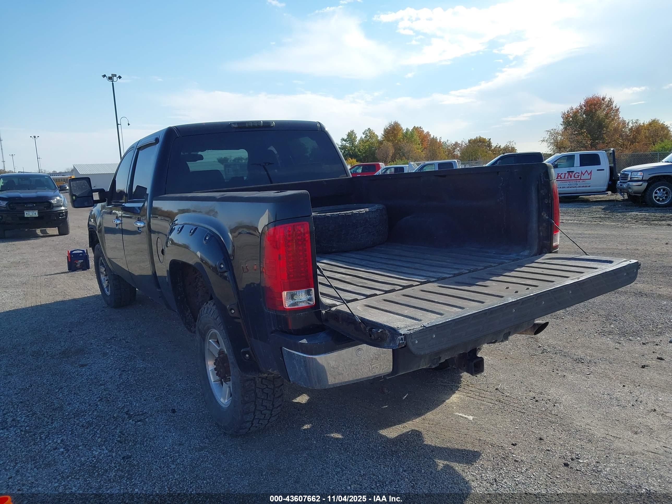 GMC SIERRA image 3