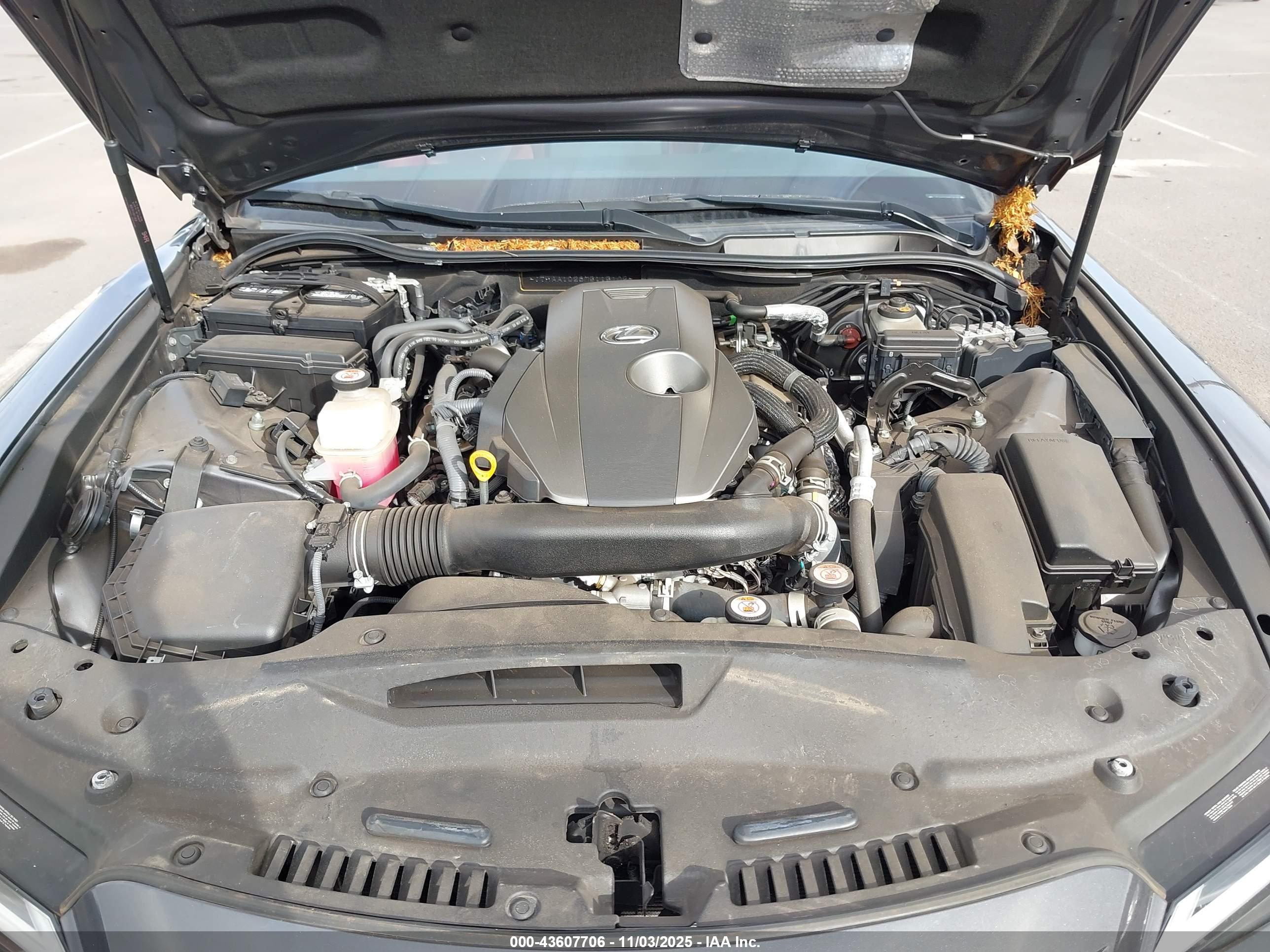 LEXUS IS image 10