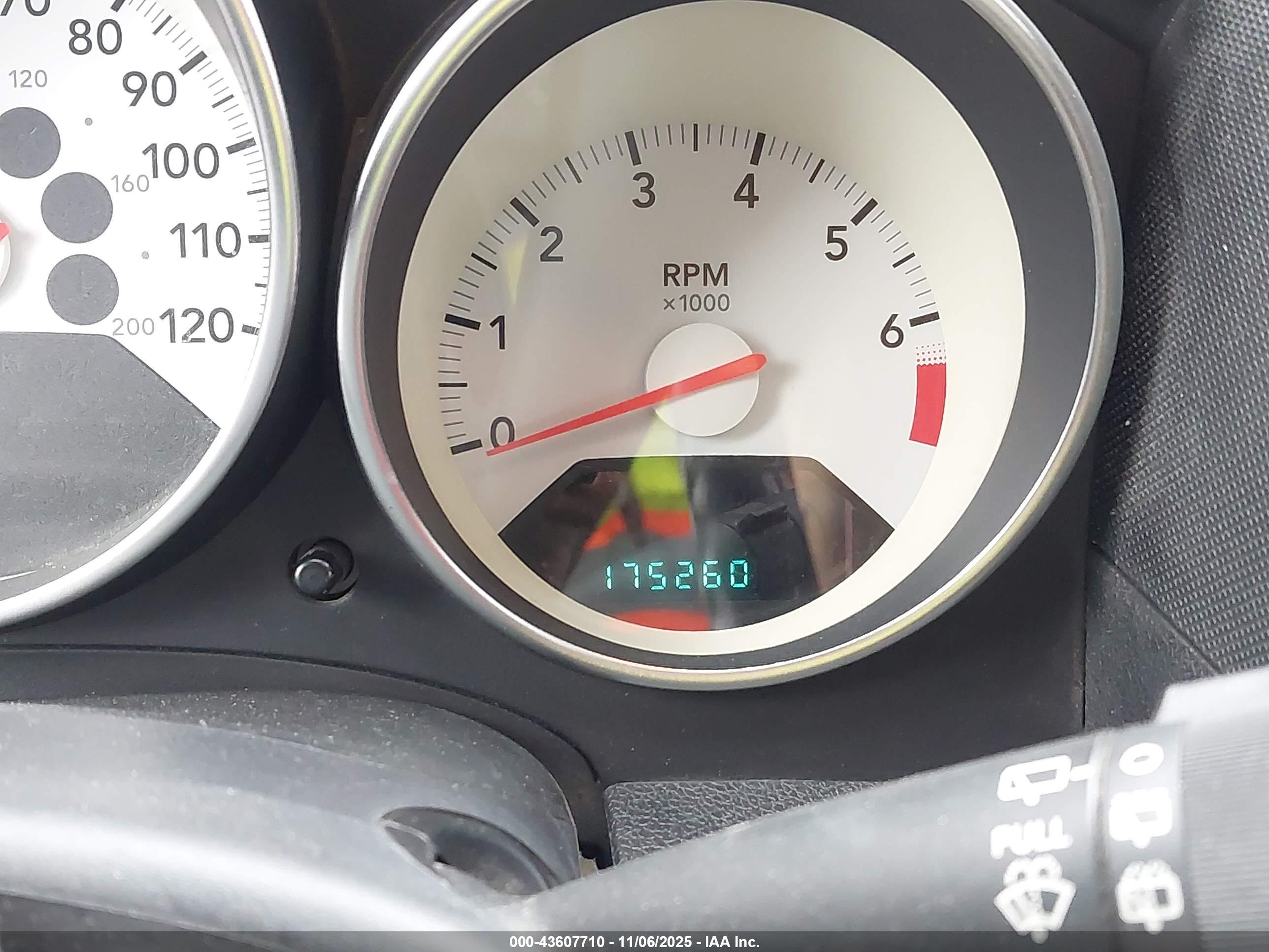 DODGE CALIBER image 7