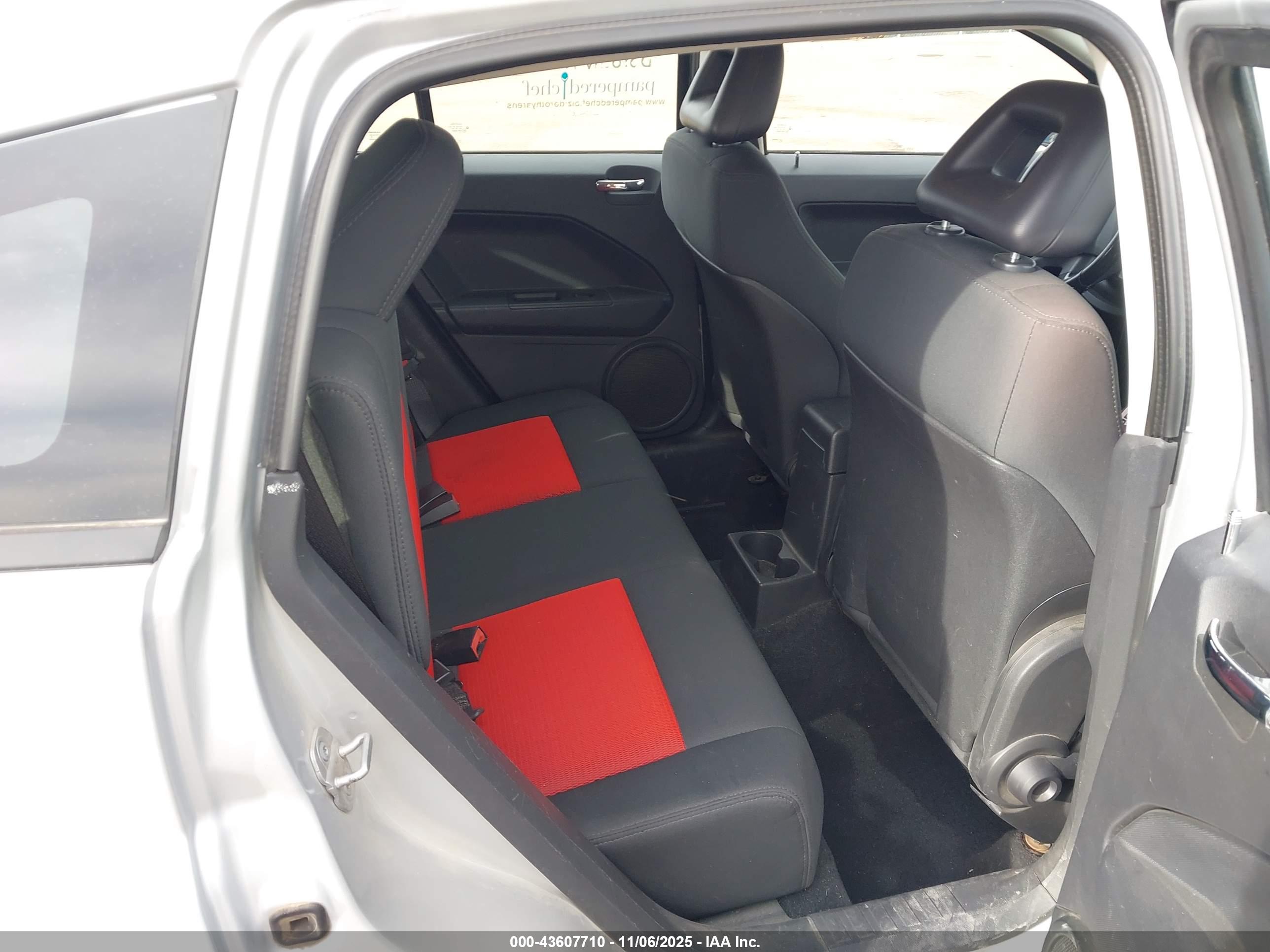 DODGE CALIBER image 8