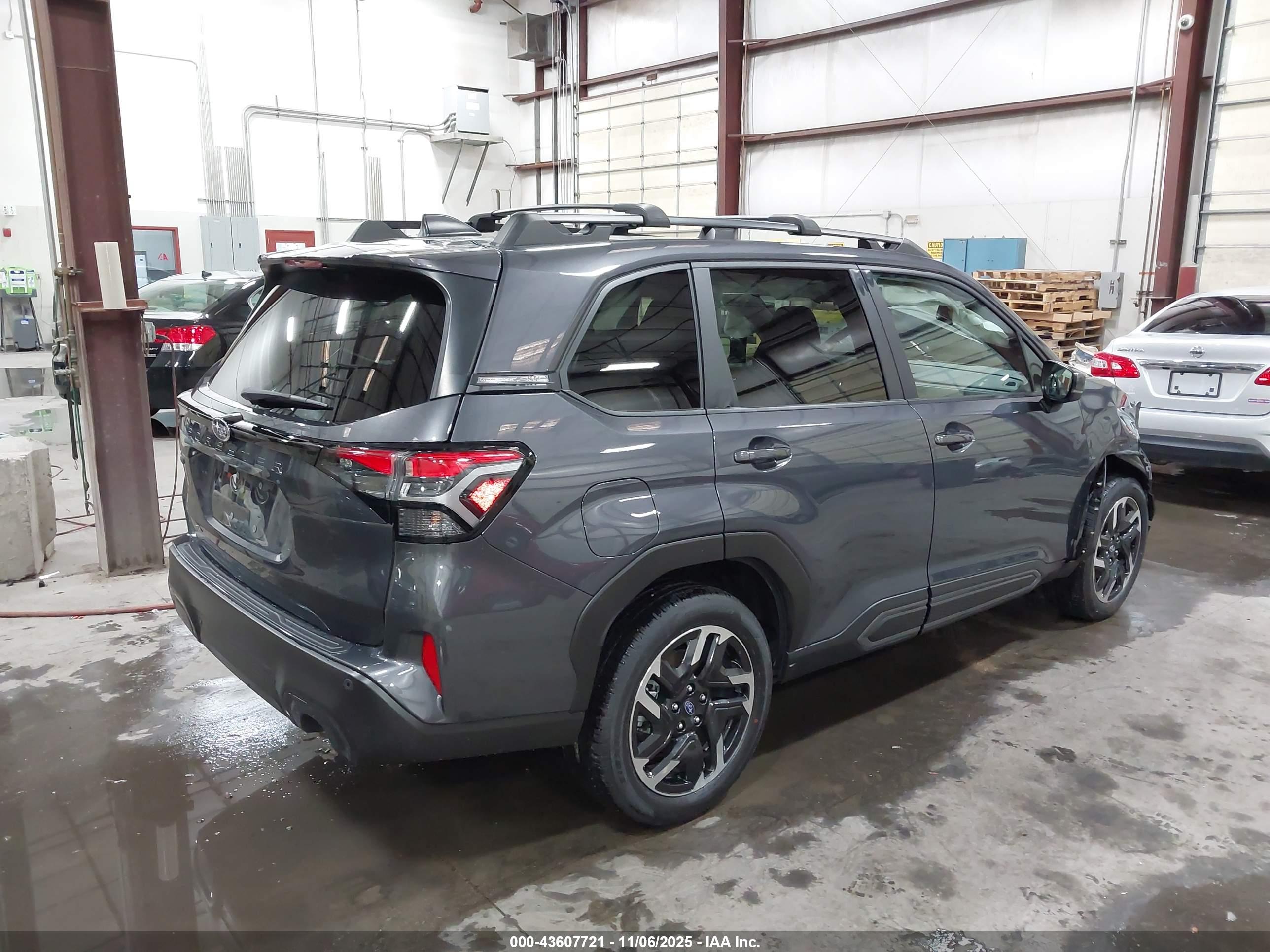 SUBARU FORESTER image 4