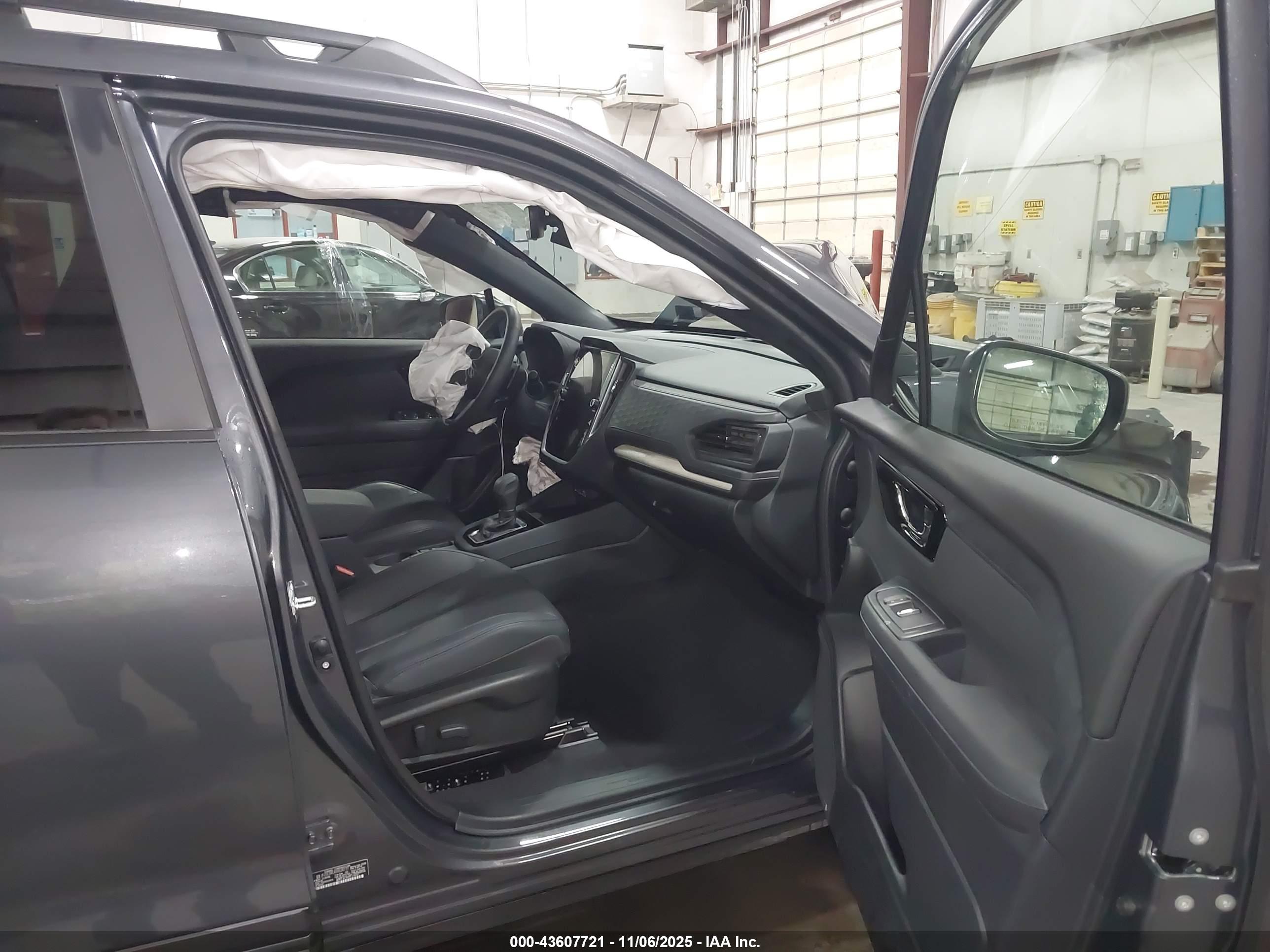 SUBARU FORESTER image 5
