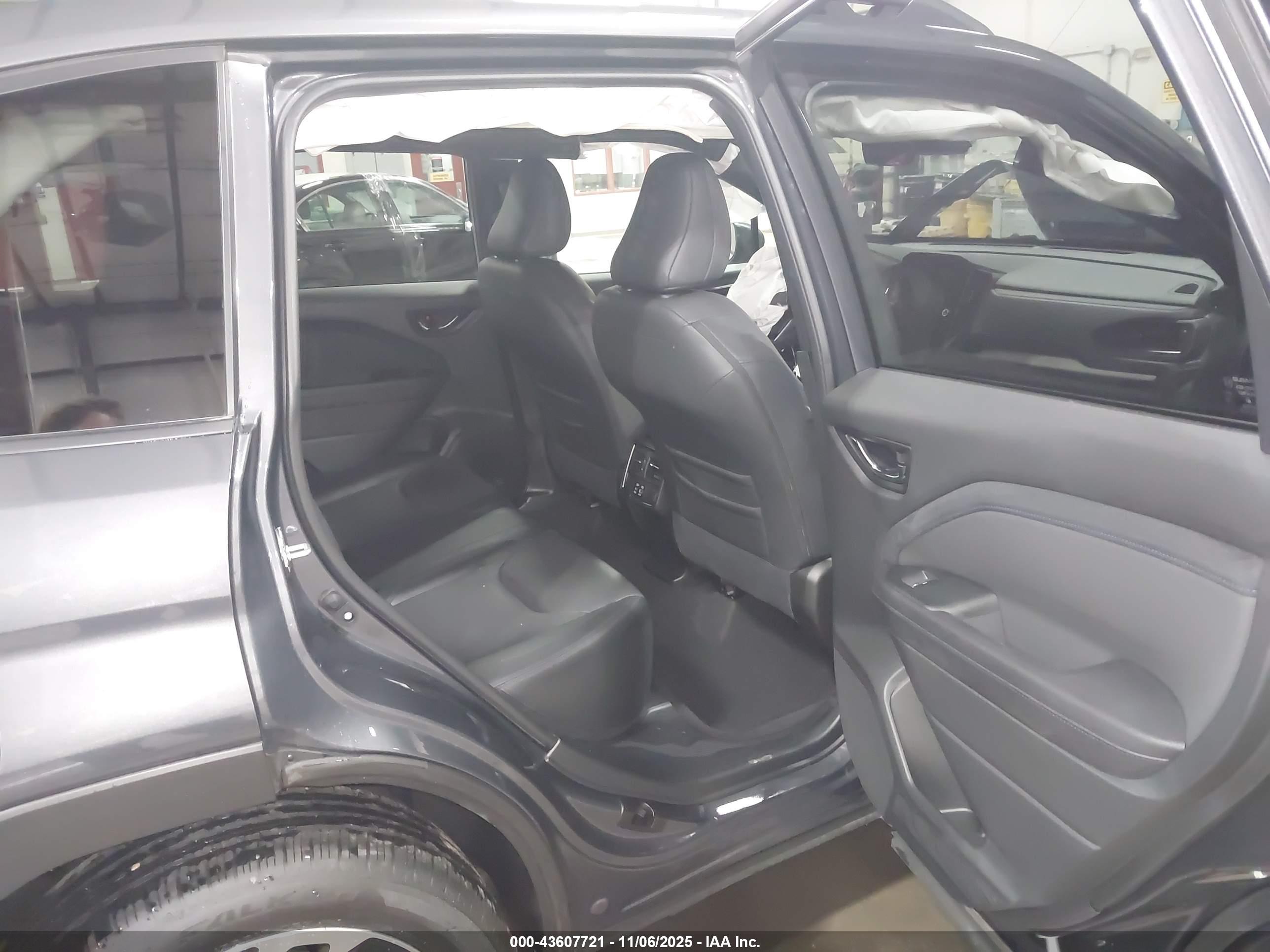 SUBARU FORESTER image 8