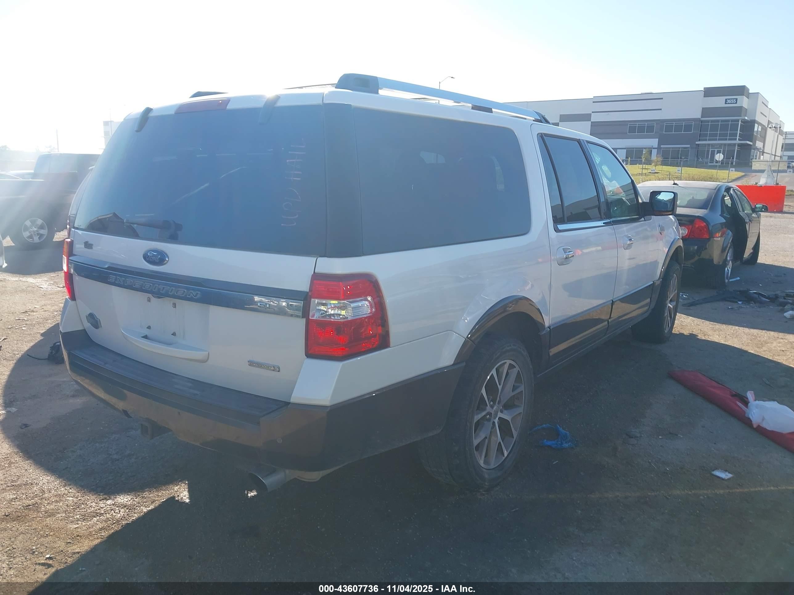 FORD EXPEDITION image 4