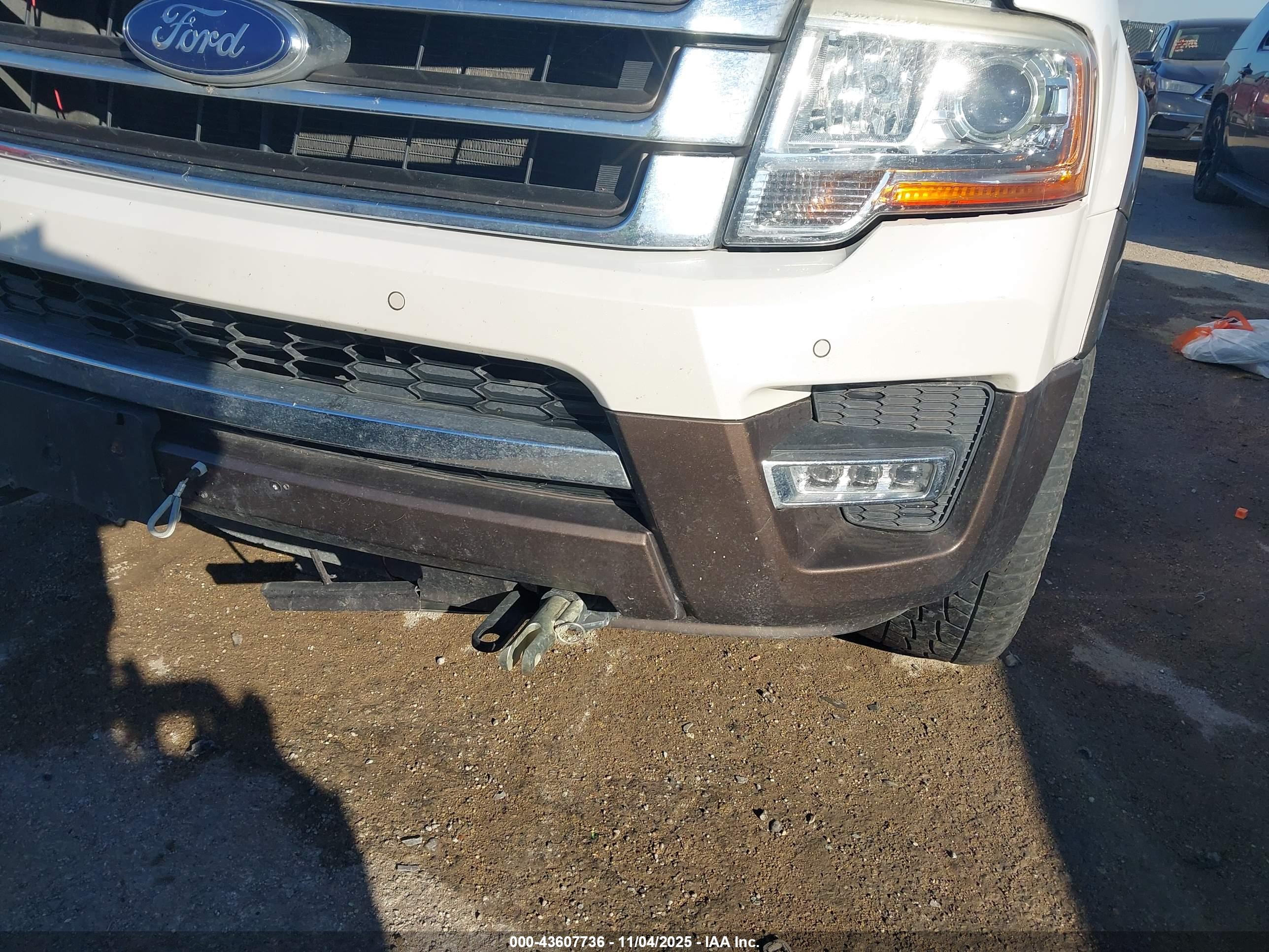 FORD EXPEDITION image 6