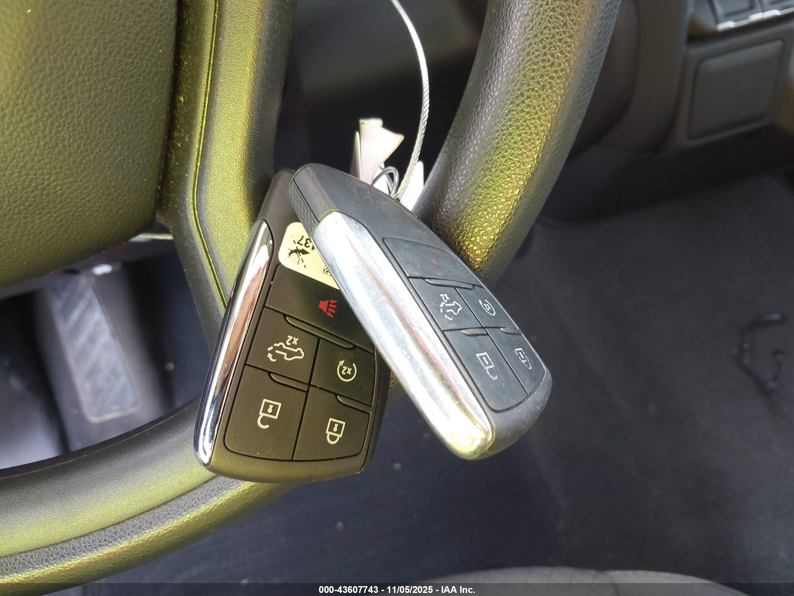 CHEVROLET SILVERADO image 11