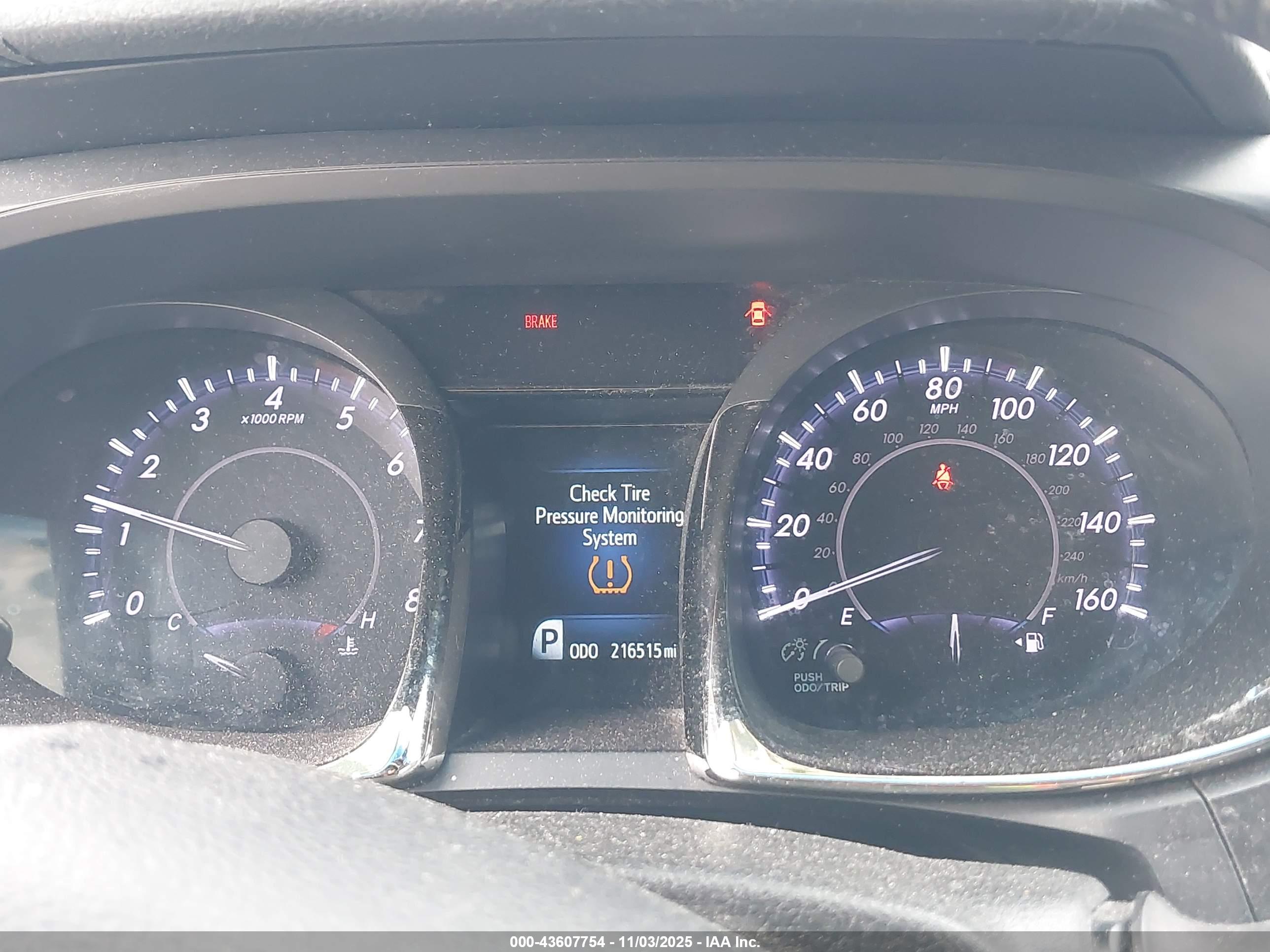 TOYOTA AVALON image 7