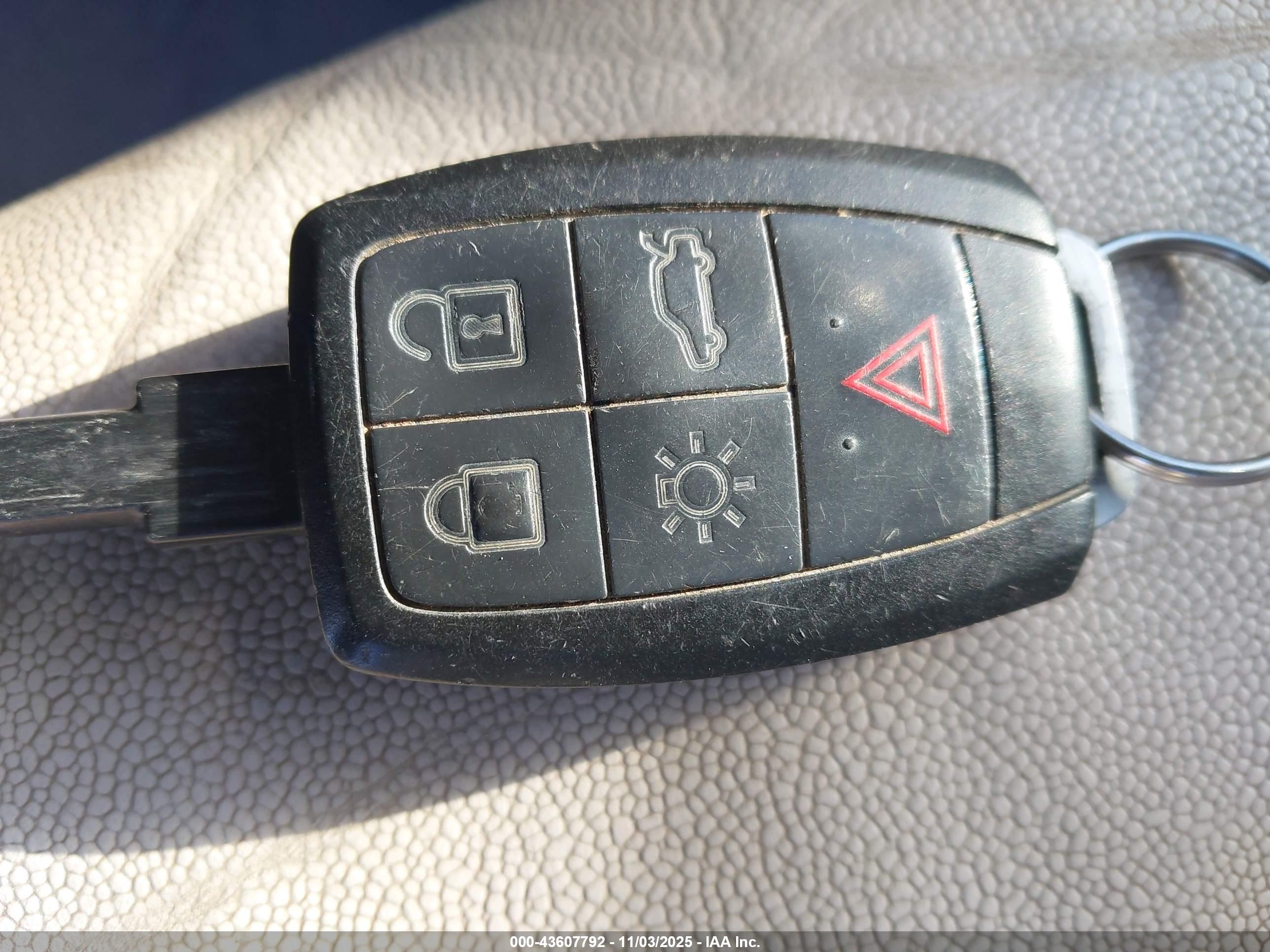 VOLVO S40 image 11