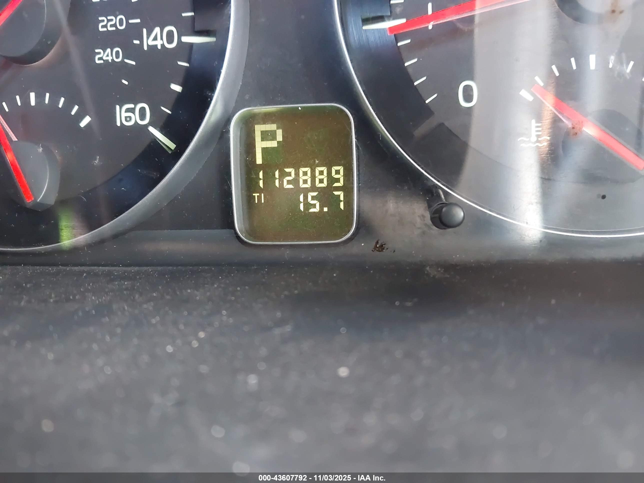 VOLVO S40 image 7