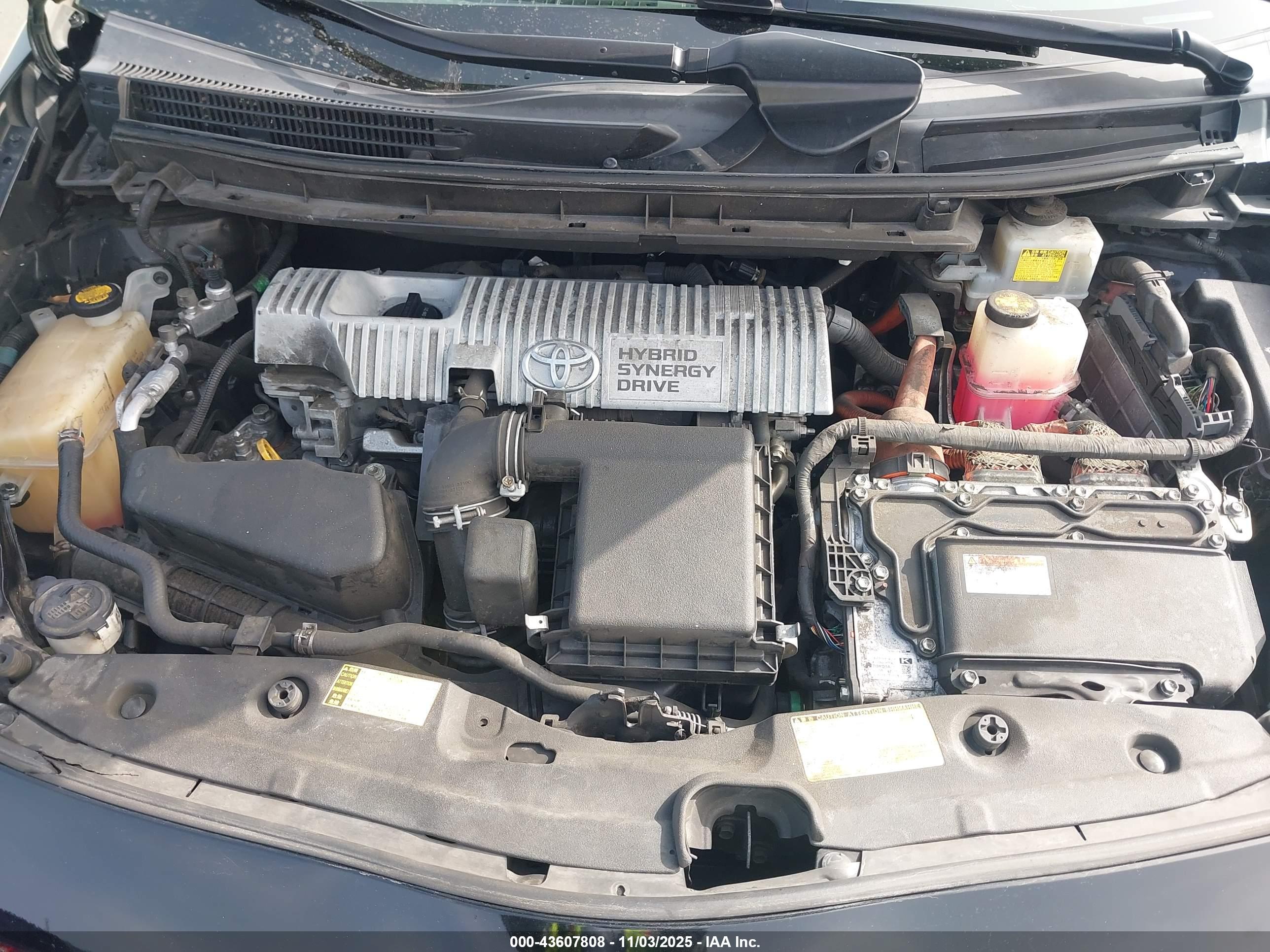 TOYOTA PRIUS image 10