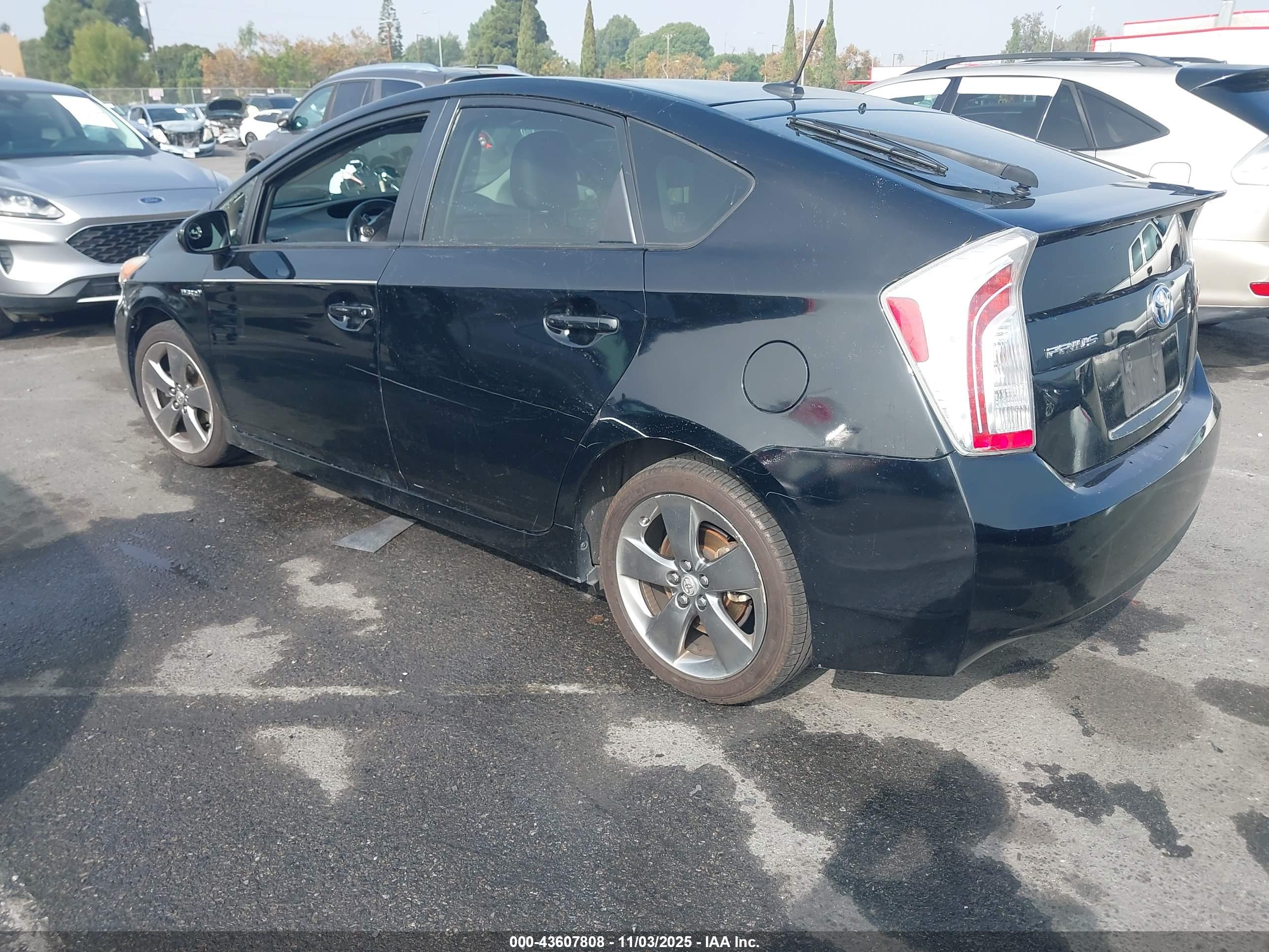 TOYOTA PRIUS image 3