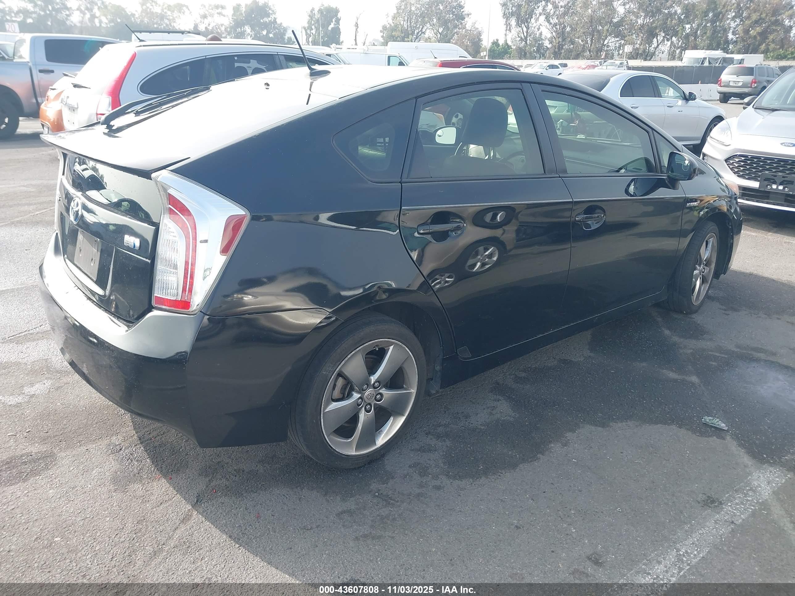 TOYOTA PRIUS image 4