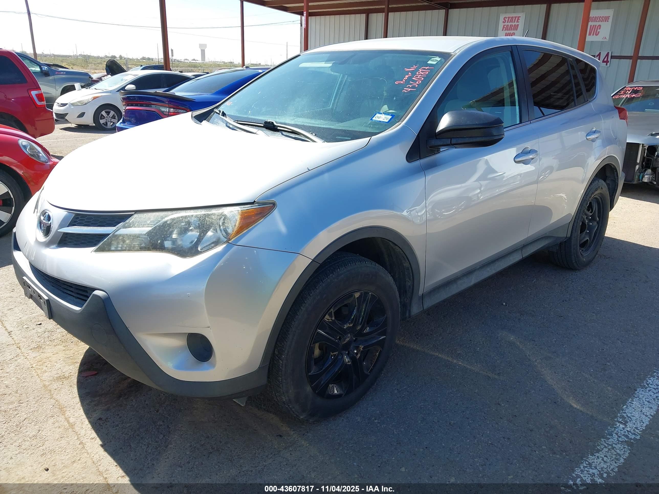 TOYOTA RAV4 image 2