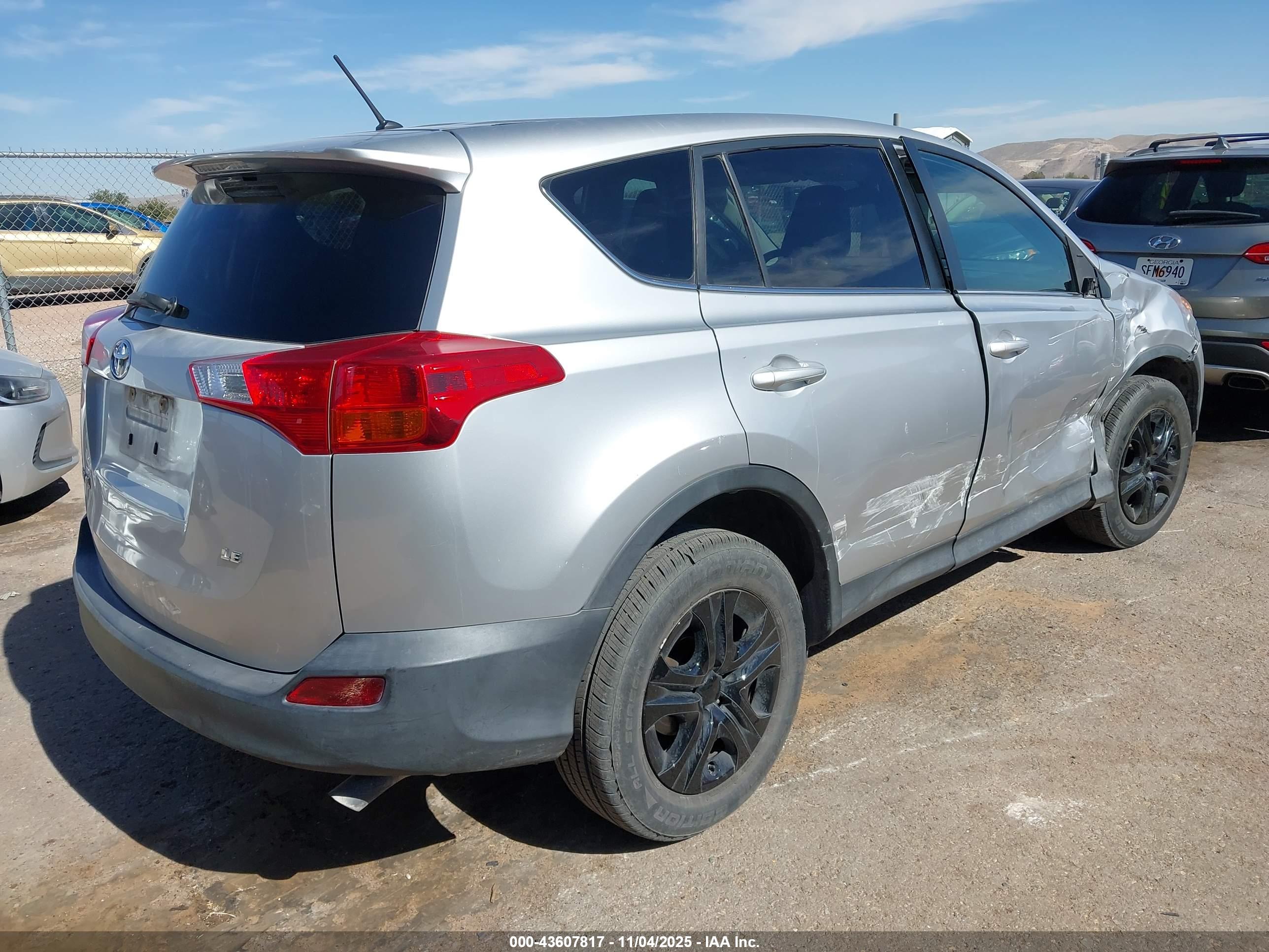 TOYOTA RAV4 image 4