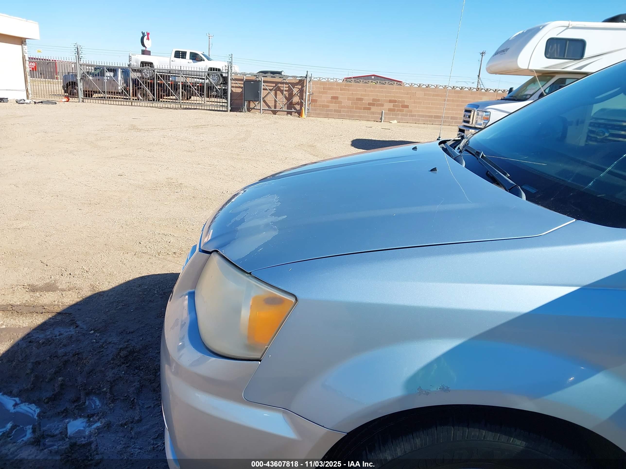 CHRYSLER TOWN image 6