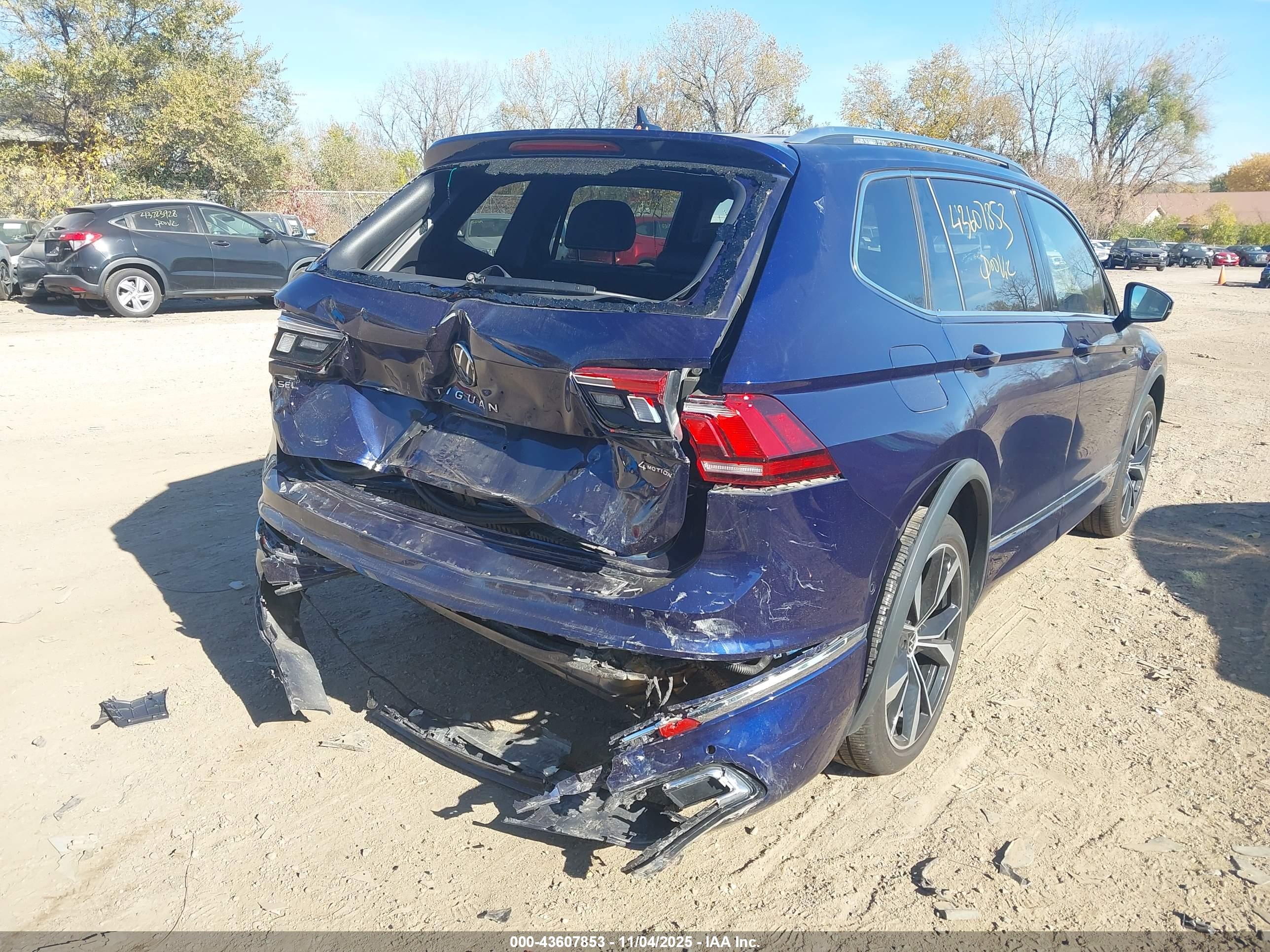 VOLKSWAGEN TIGUAN image 6