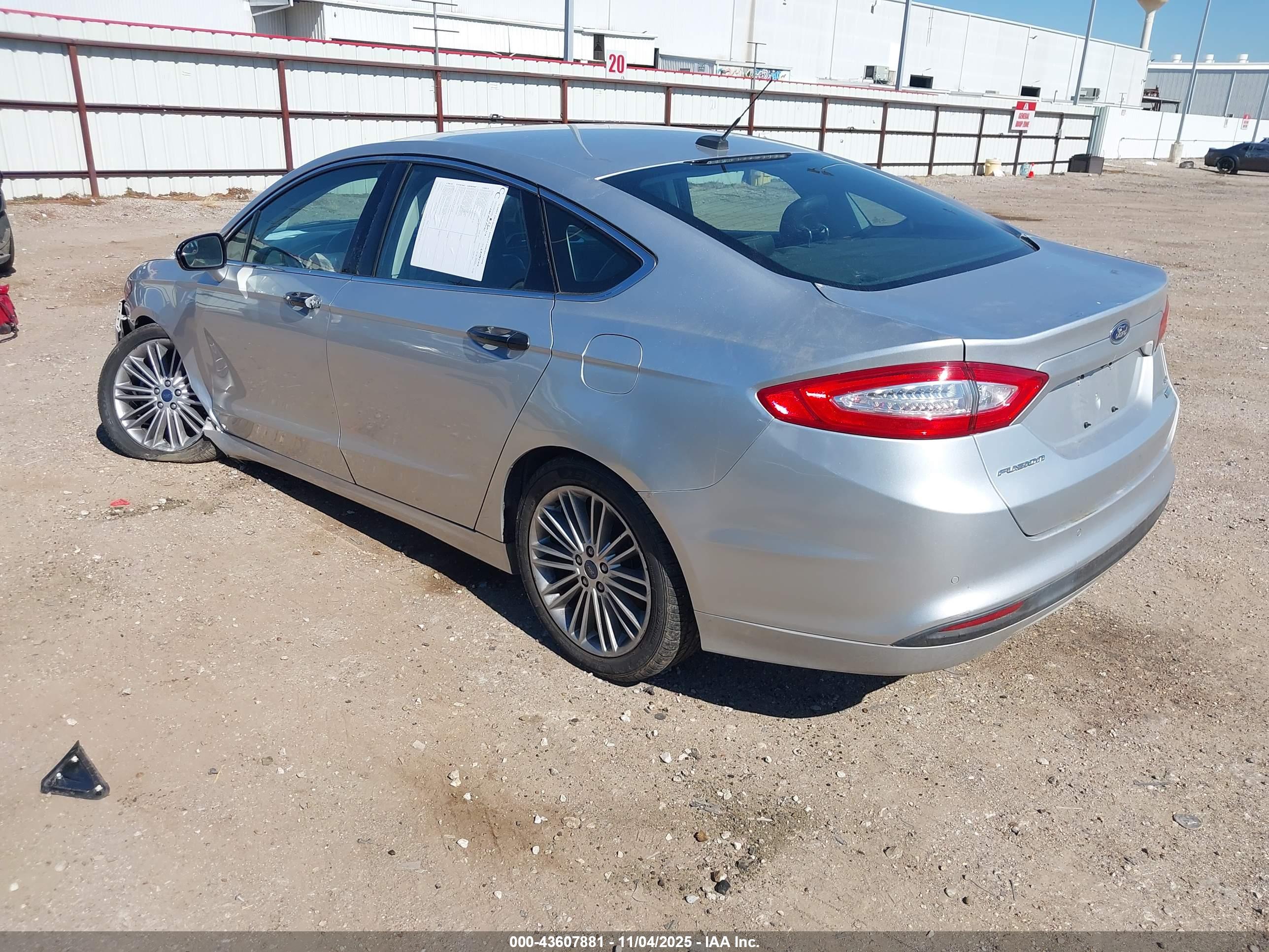 FORD FUSION image 3
