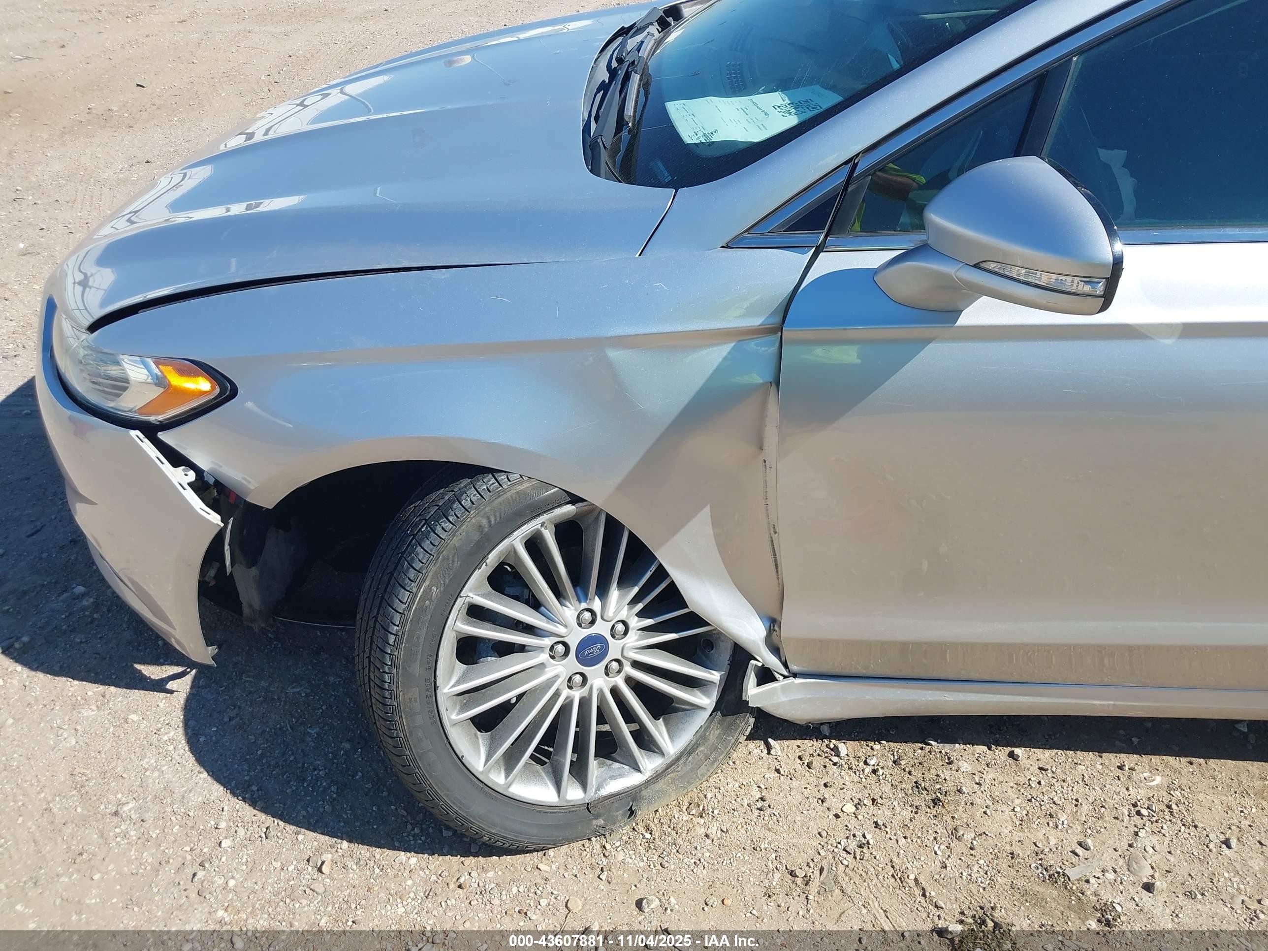 FORD FUSION image 6
