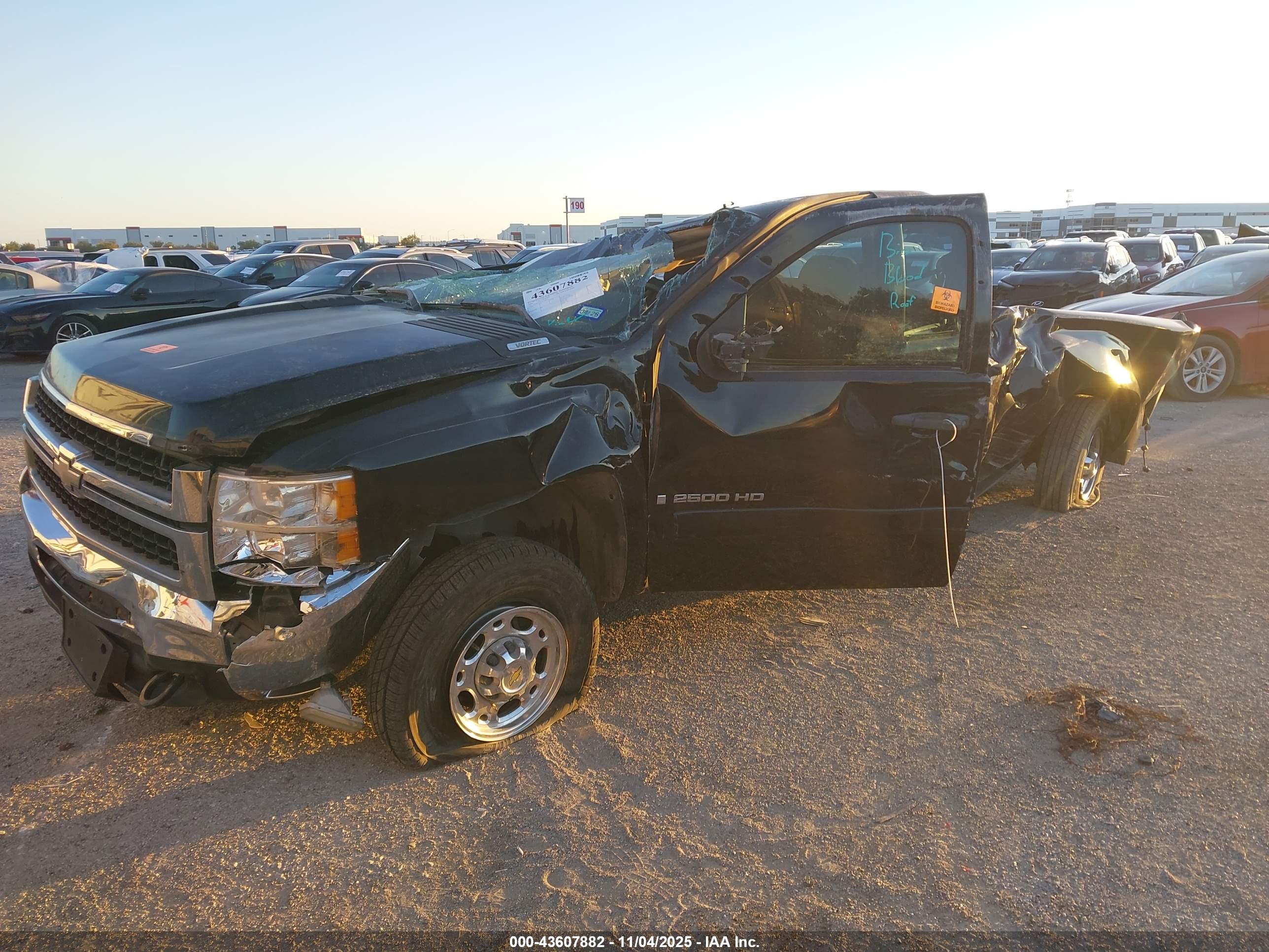 CHEVROLET SILVERADO image 2