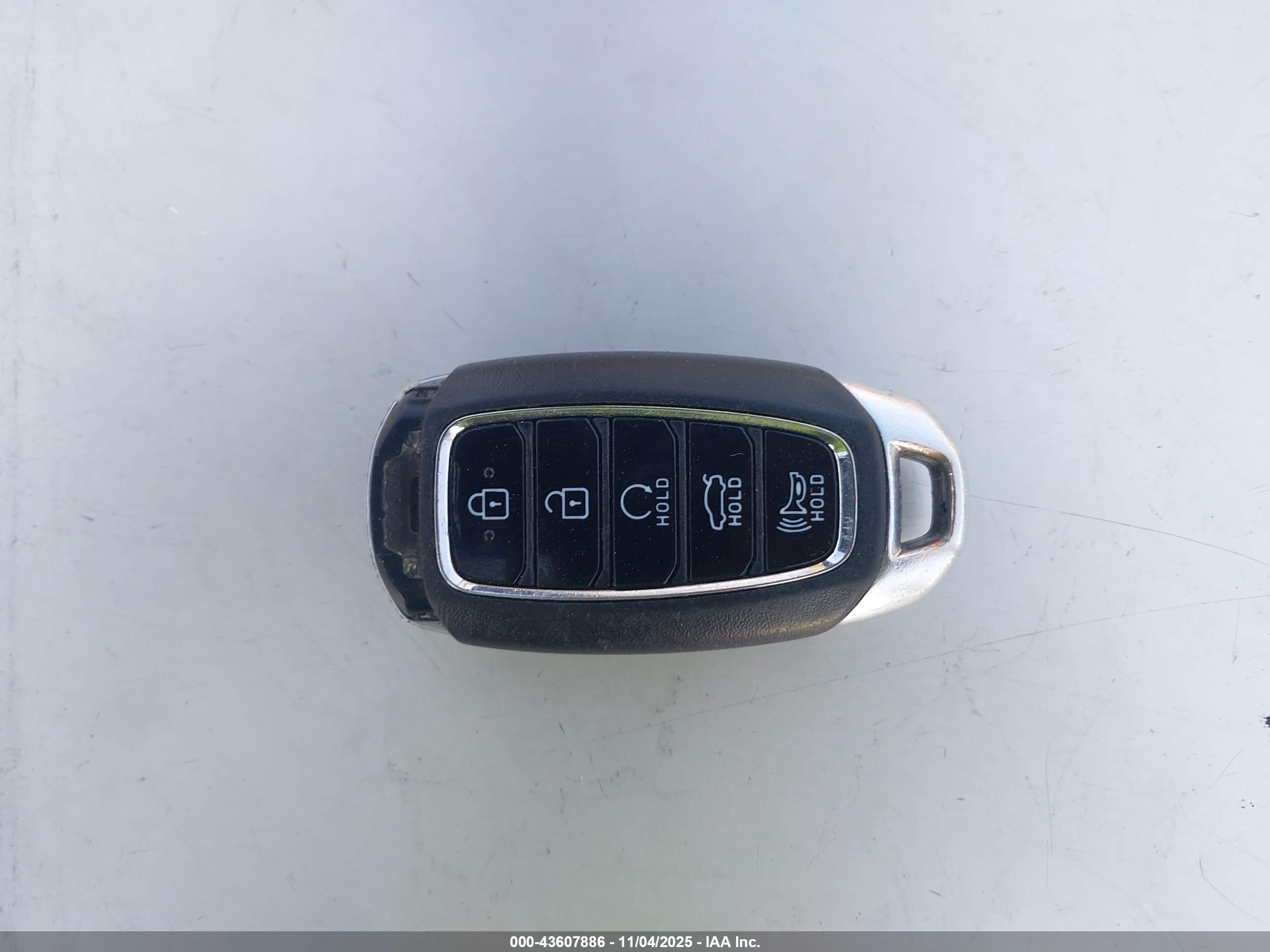 HYUNDAI ELANTRA image 11