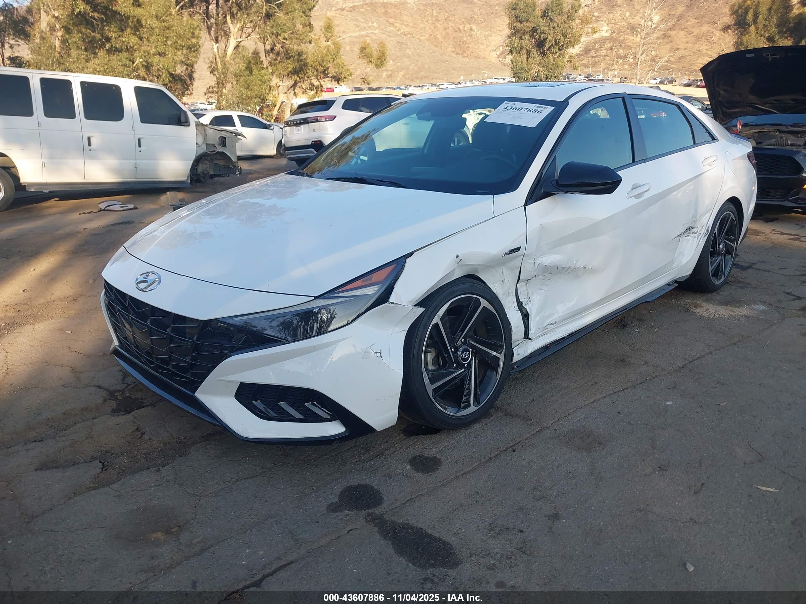 HYUNDAI ELANTRA image 2